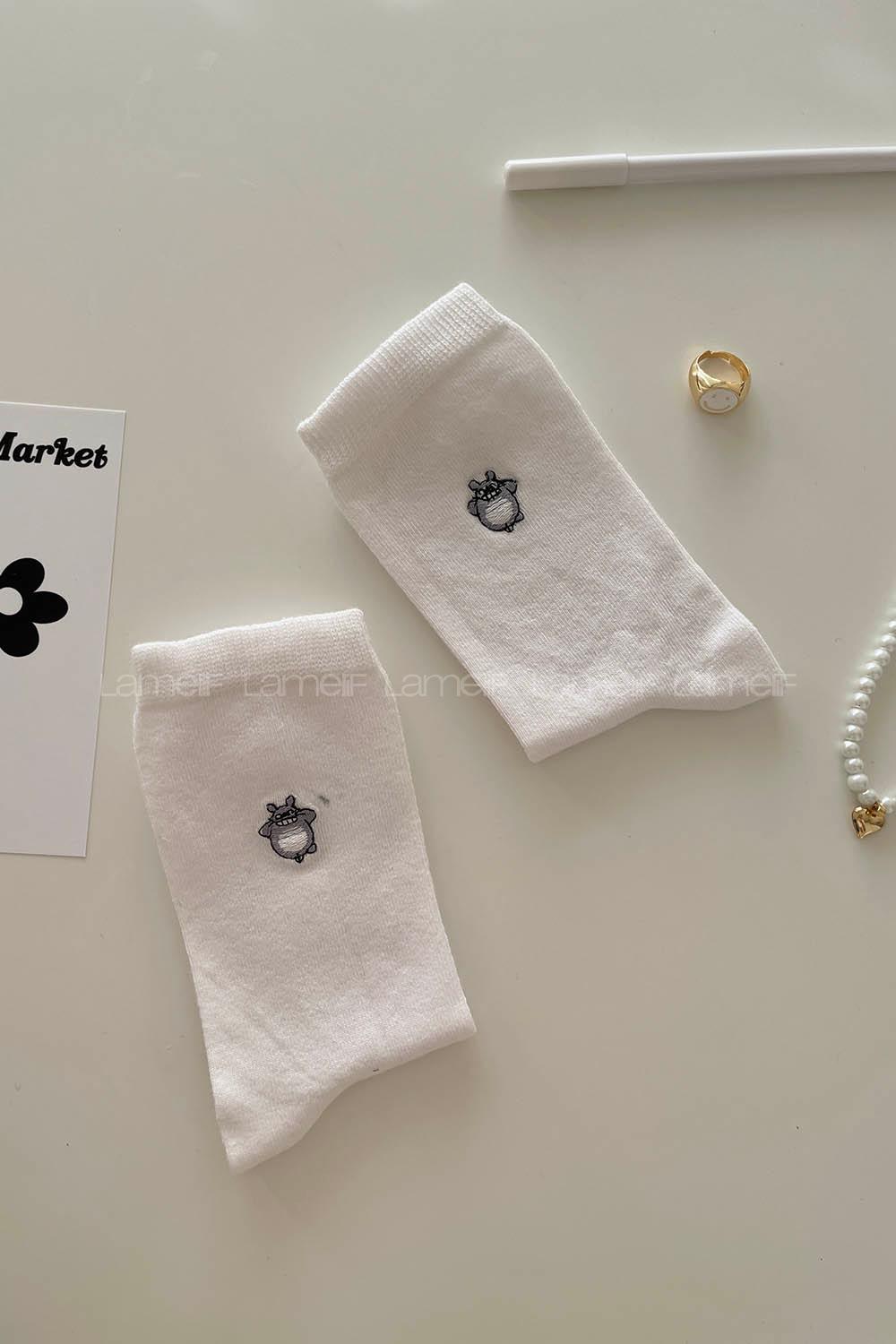 Modalamelif Figürlü Nakış İşlemeli Soket Çorap Beyaz