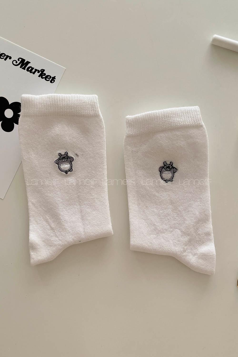 Modalamelif Figürlü Nakış İşlemeli Soket Çorap Beyaz