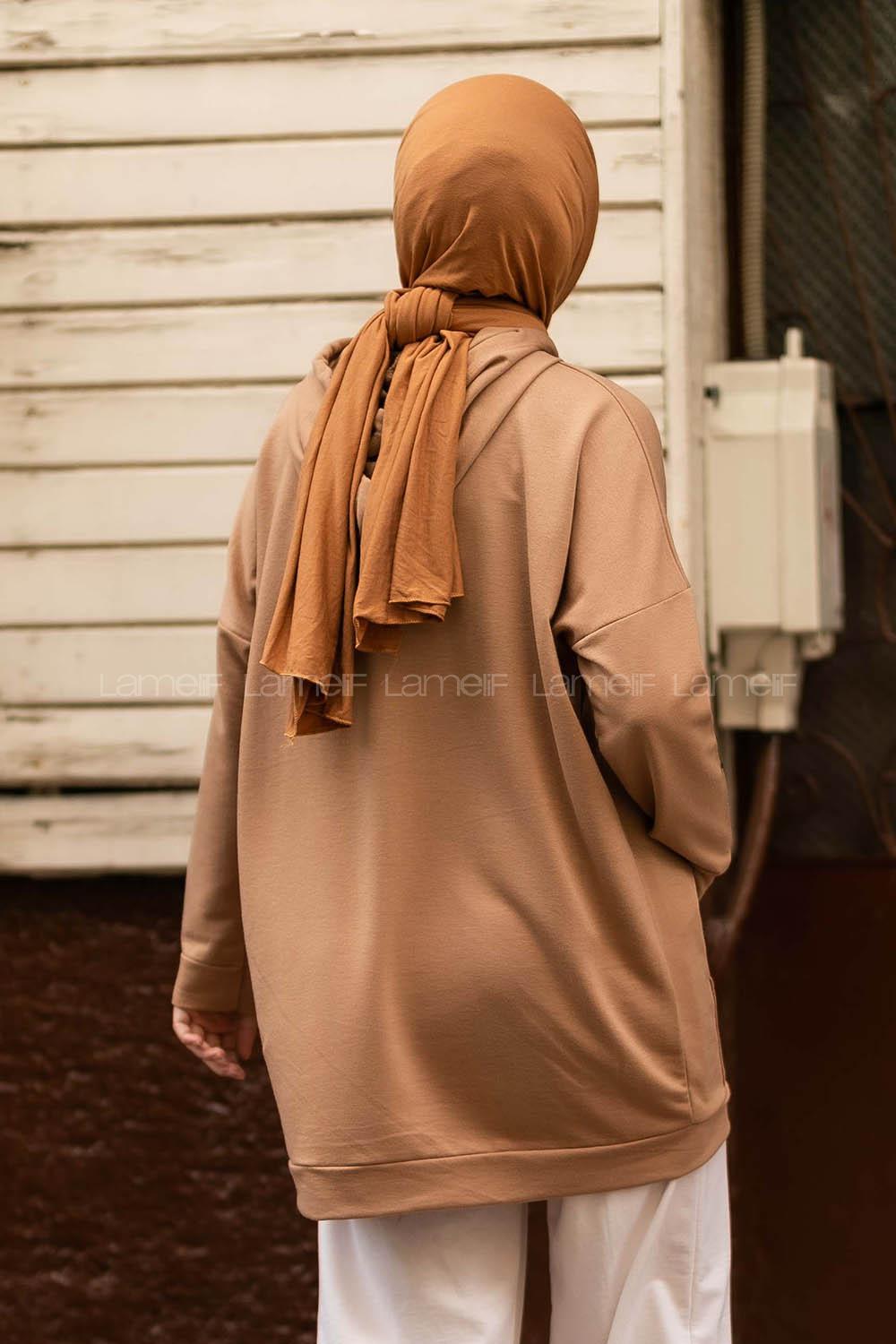 Modalamelif Kapüşon Detaylı Kanguru Cepli Arma Nakışlı Sweat Sütlü Kahve