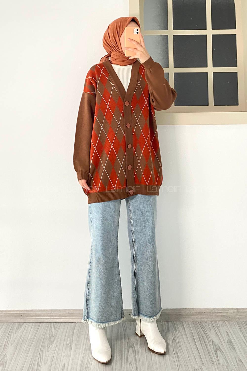 Modalamelif V Yaka Önü Düğme Detaylı Baklava Desenli Triko Hırka Kahverengi