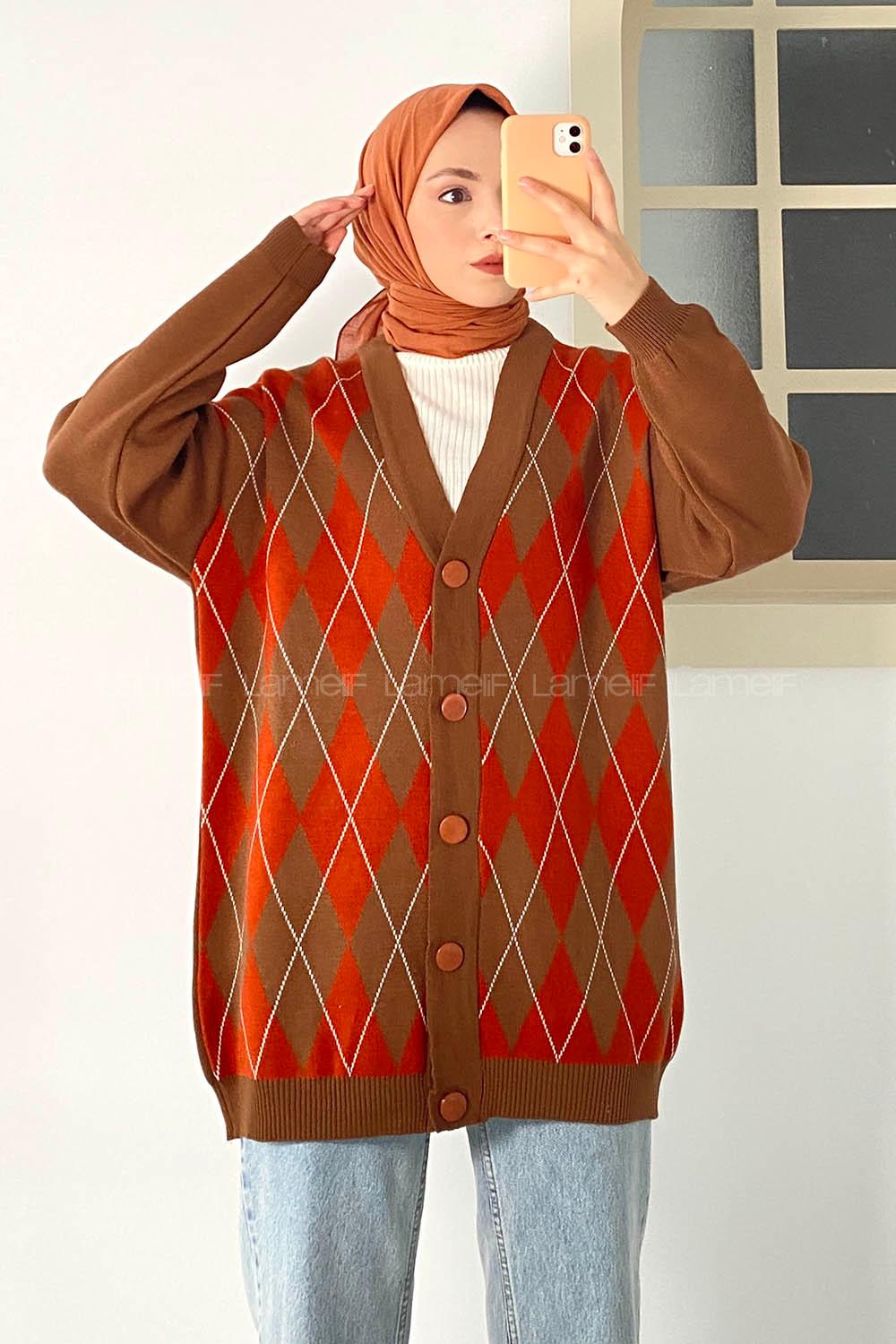 Modalamelif V Yaka Önü Düğme Detaylı Baklava Desenli Triko Hırka Kahverengi