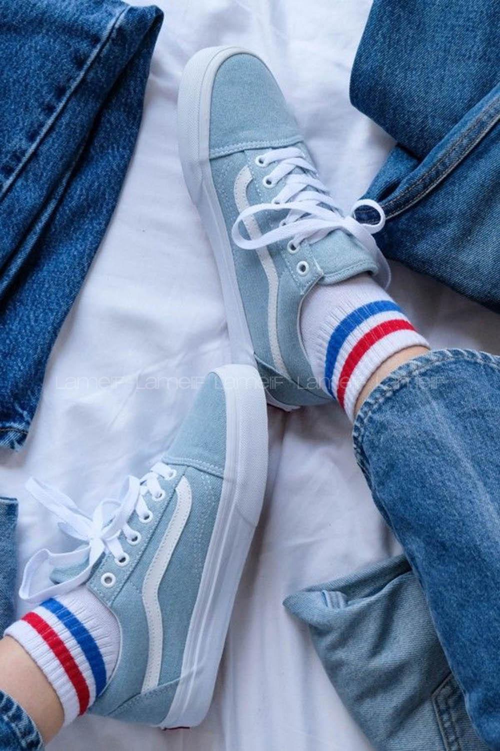 Lamelif Beyaz Renkli Çizgili Tenis Çorap