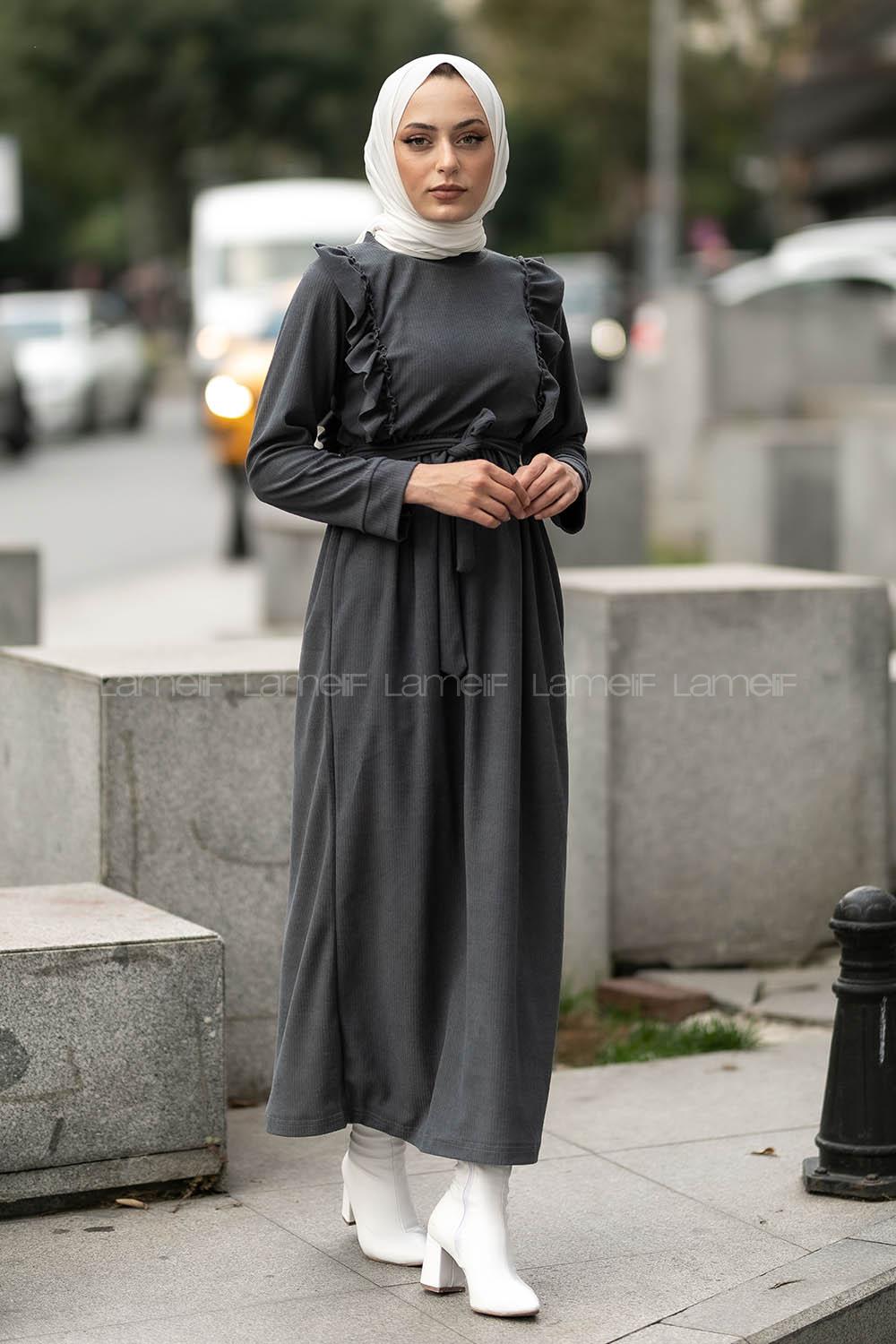 Modalamelif Fitilli Omuz Fırfır Detaylı Büzgü Detaylı Kuşaklı Elbise Füme