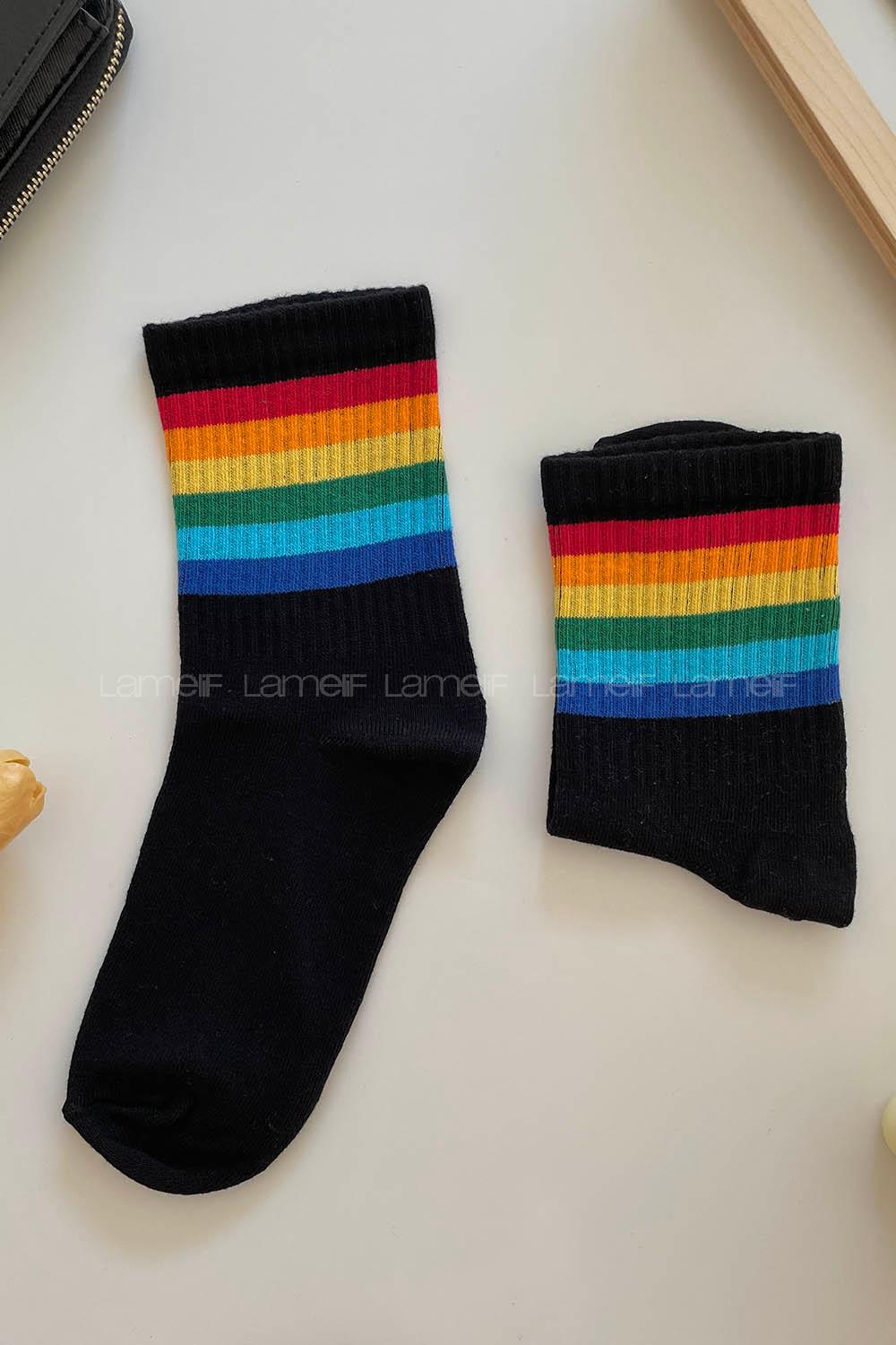 Modalamelif Gökkuşağı Renkler Çizgili Siyah Soket Çorap