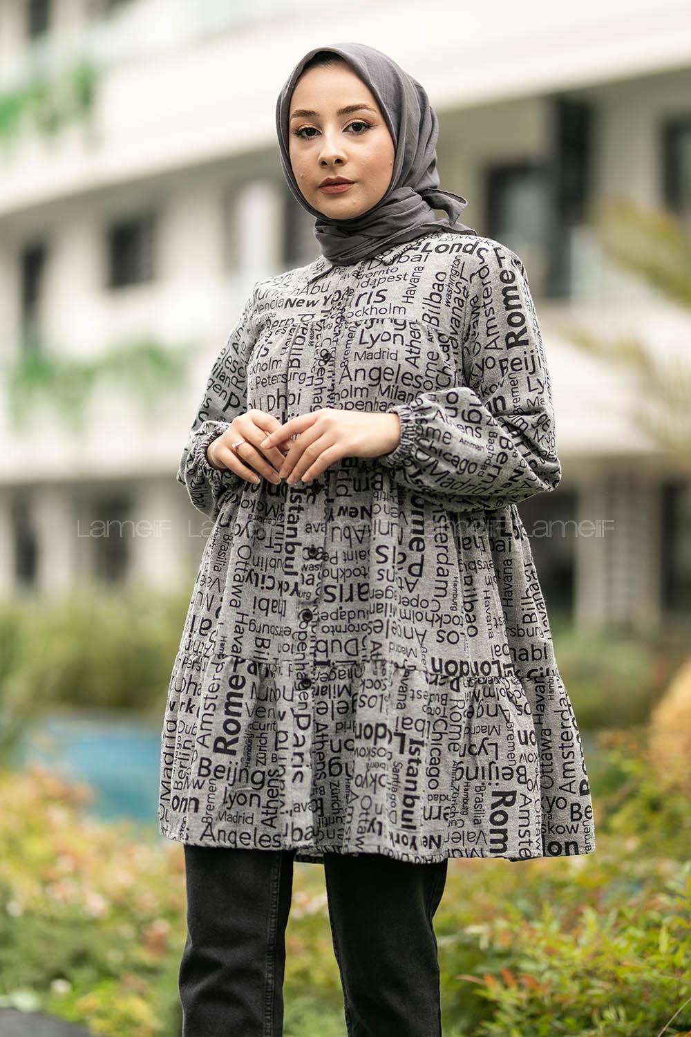 Modalamelif Önü Boydan Düğmeli Yazı Baskılı Fırfırlı Tunik Gri