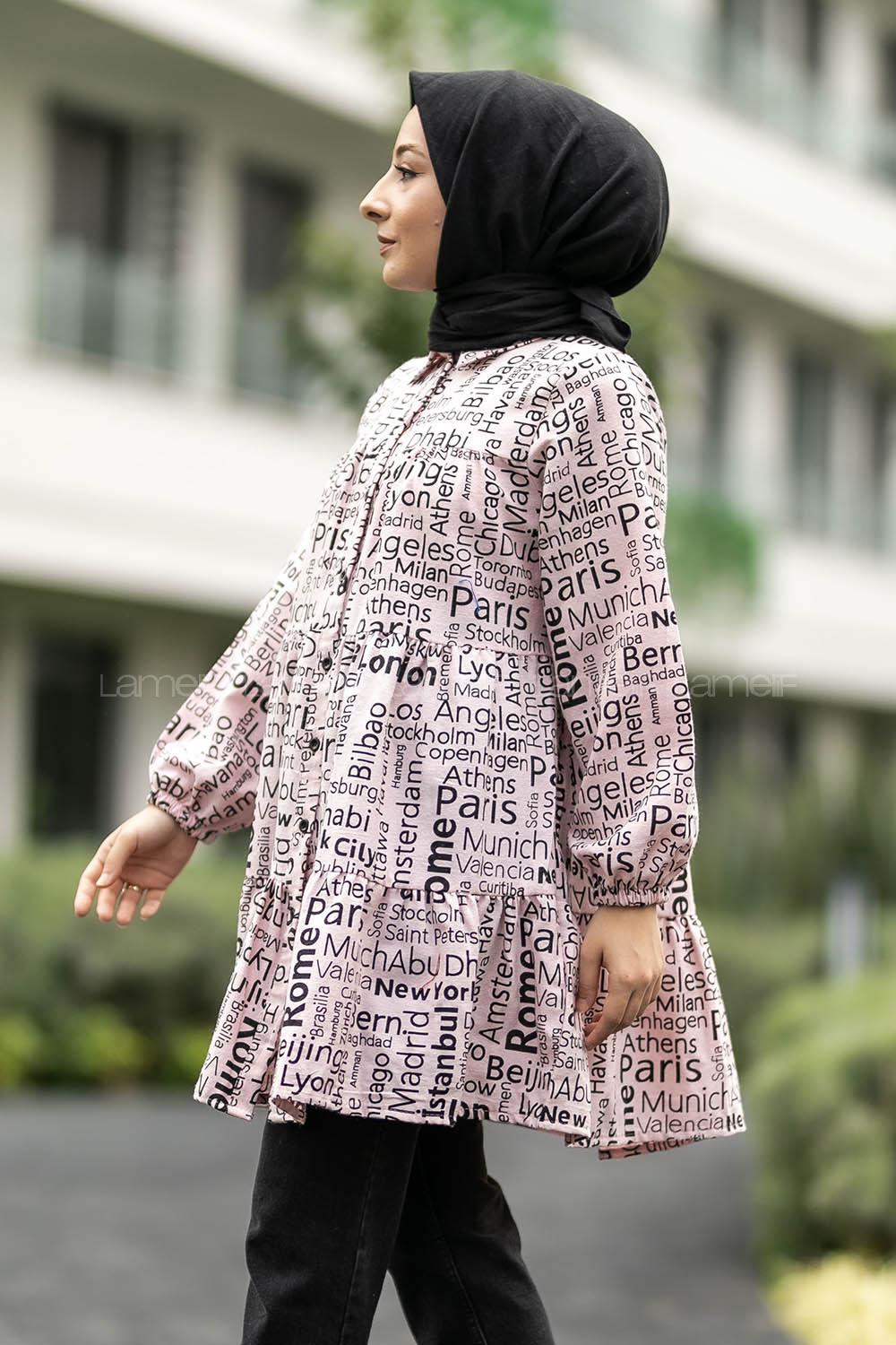 Modalamelif Önü Boydan Düğmeli Yazı Baskılı Fırfırlı Tunik Pudra