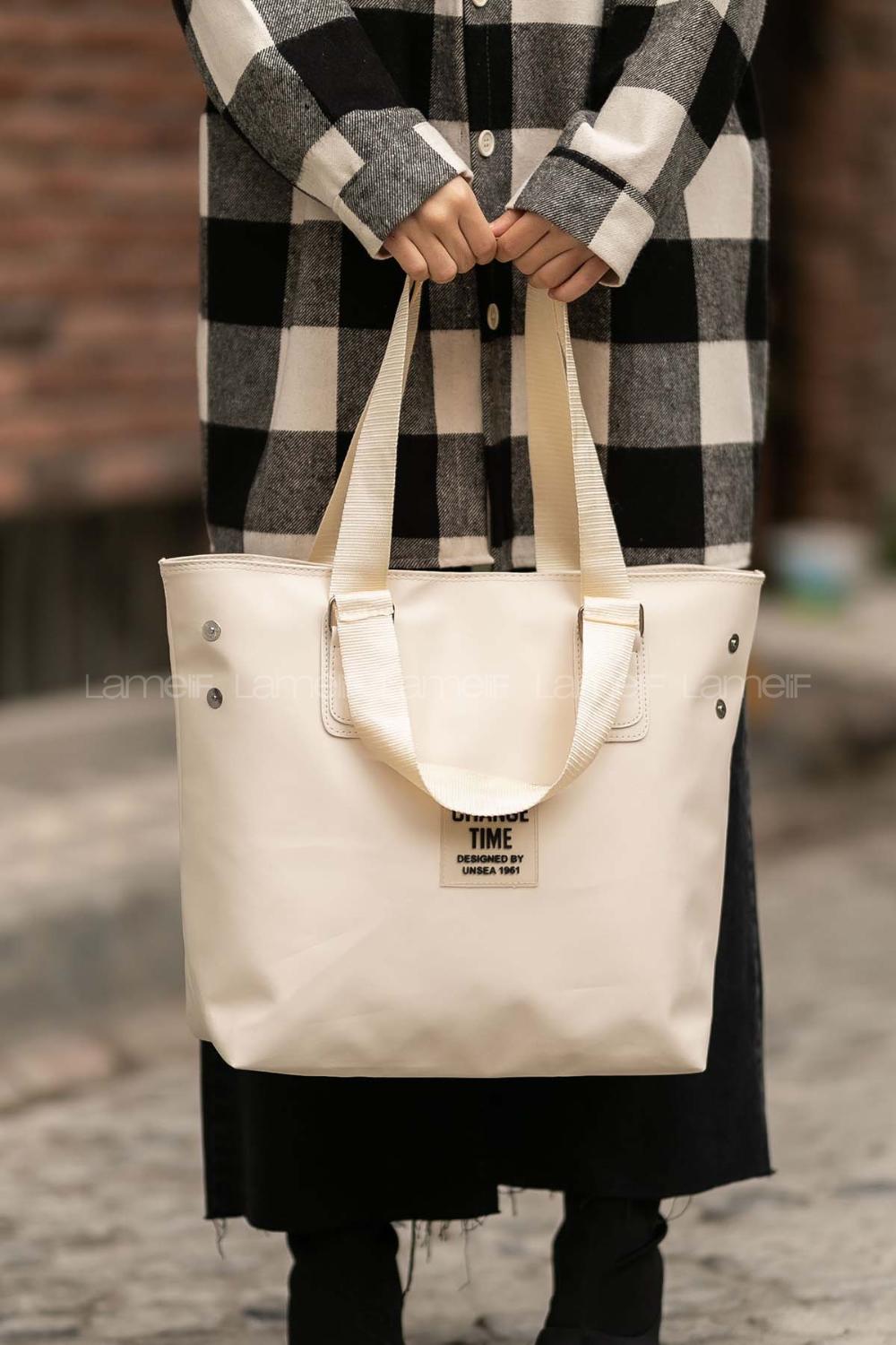 Cream Buckle Skin Hand Bag Bag