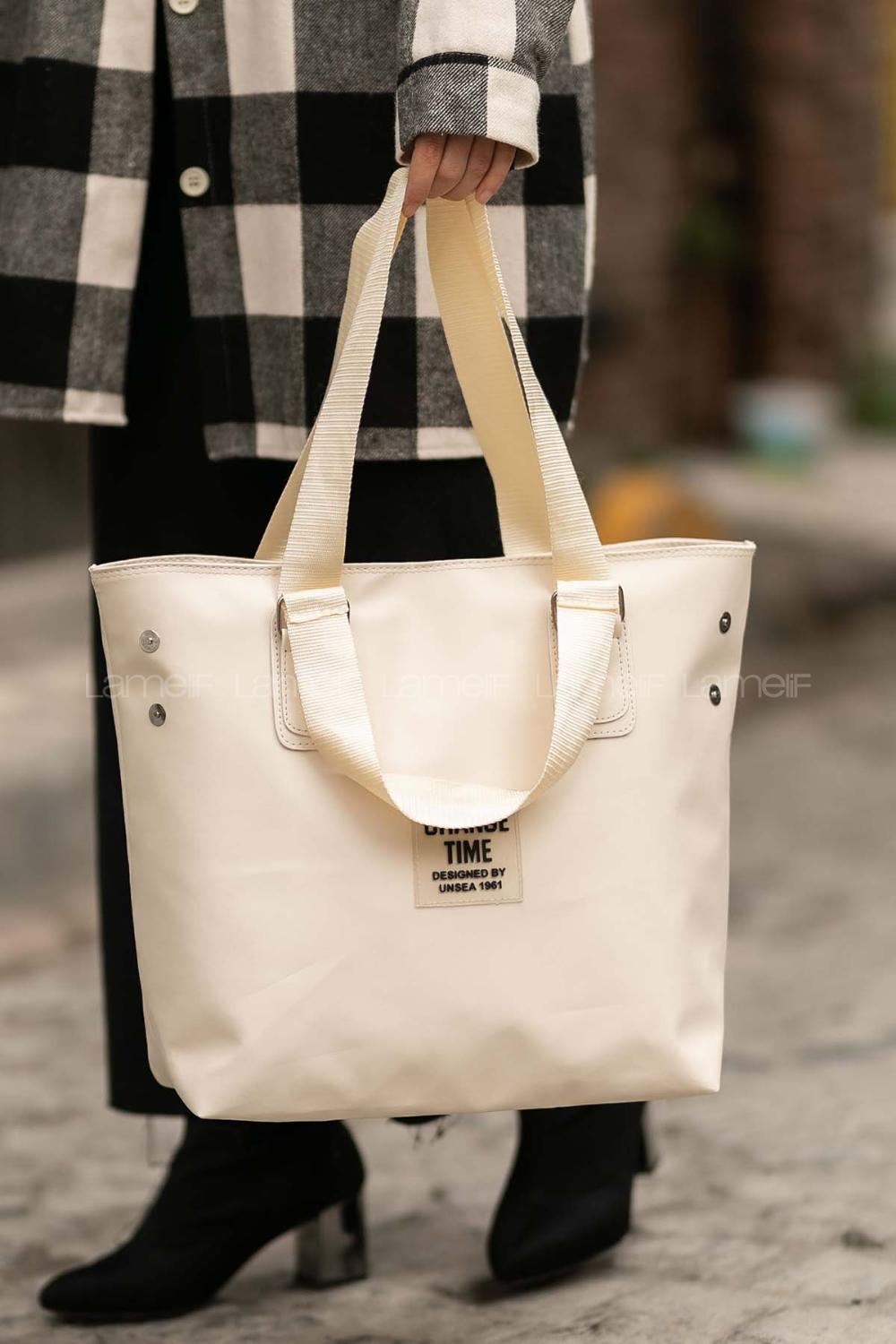 Cream Buckle Skin Hand Bag Bag