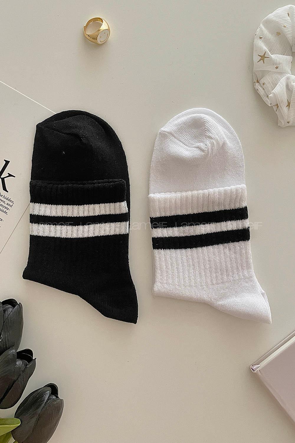 Lamelif Siyah ve Beyaz Çizgili Tenis Çorap
