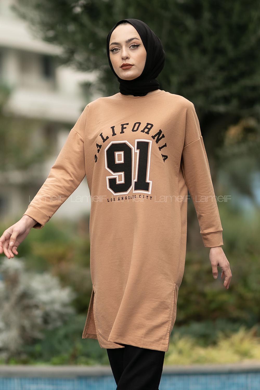 Modalamelif Bisiklet Yaka California Yazı Baskılı Yırtmaçlı Tunik Sütlükahve