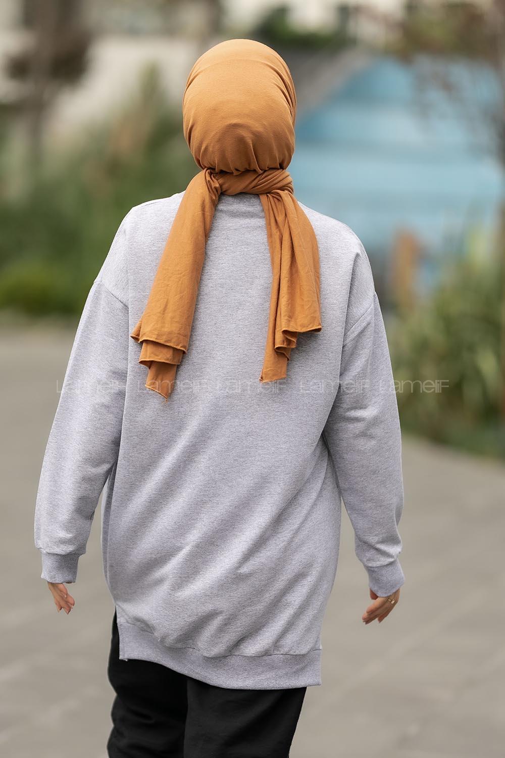 Modalamelif Chıcago Baskılı Yırtmaçlı Kol Lastikili Tunik Gri