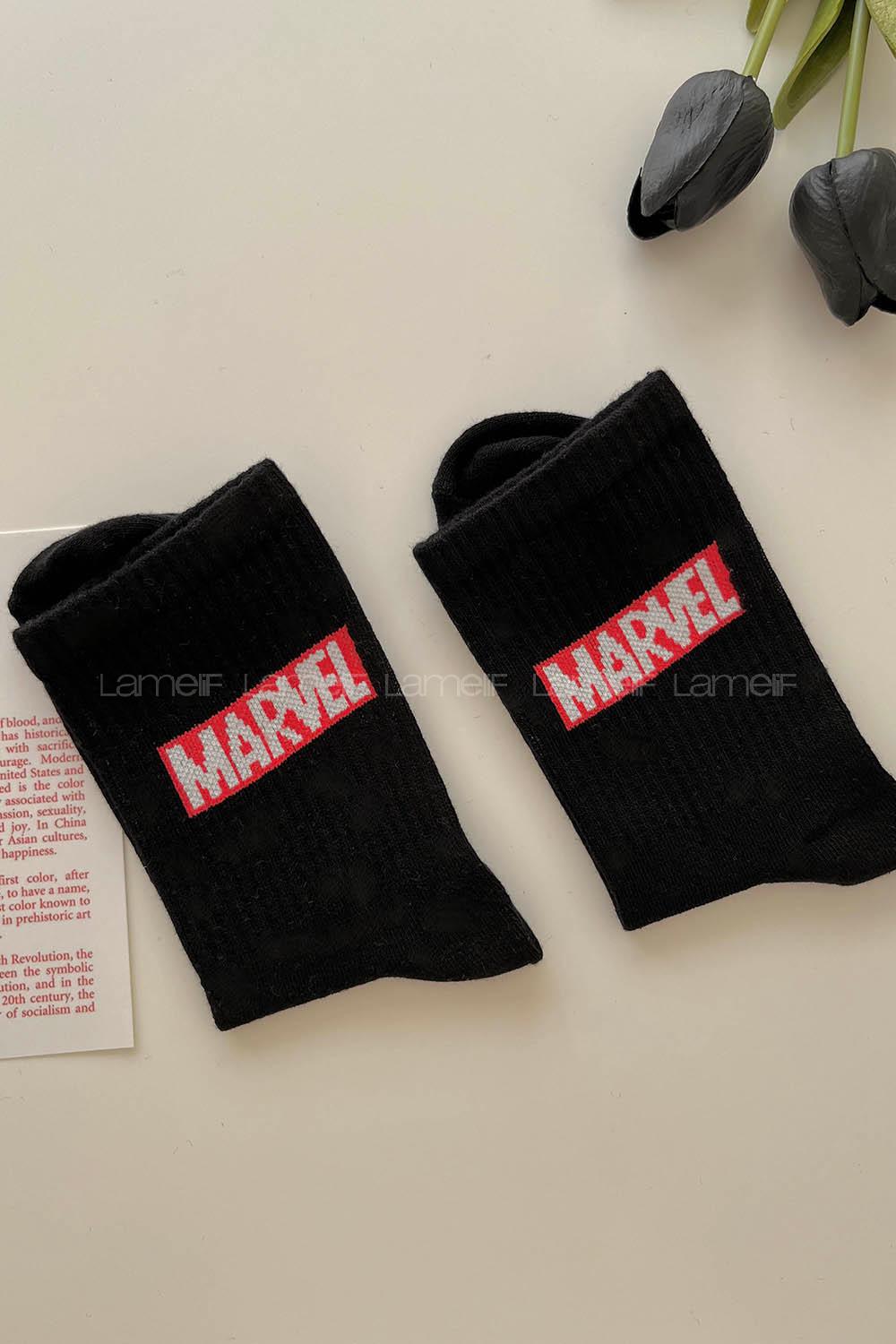 Lamelif Marvel Yazılı Siyah Çorap