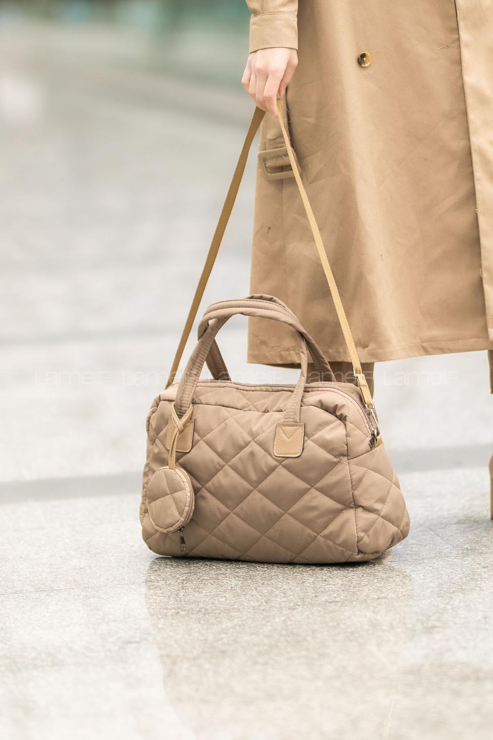 Lamelif  Cüzdan Aksesuarlı Barrel Kapitone Çanta Bej