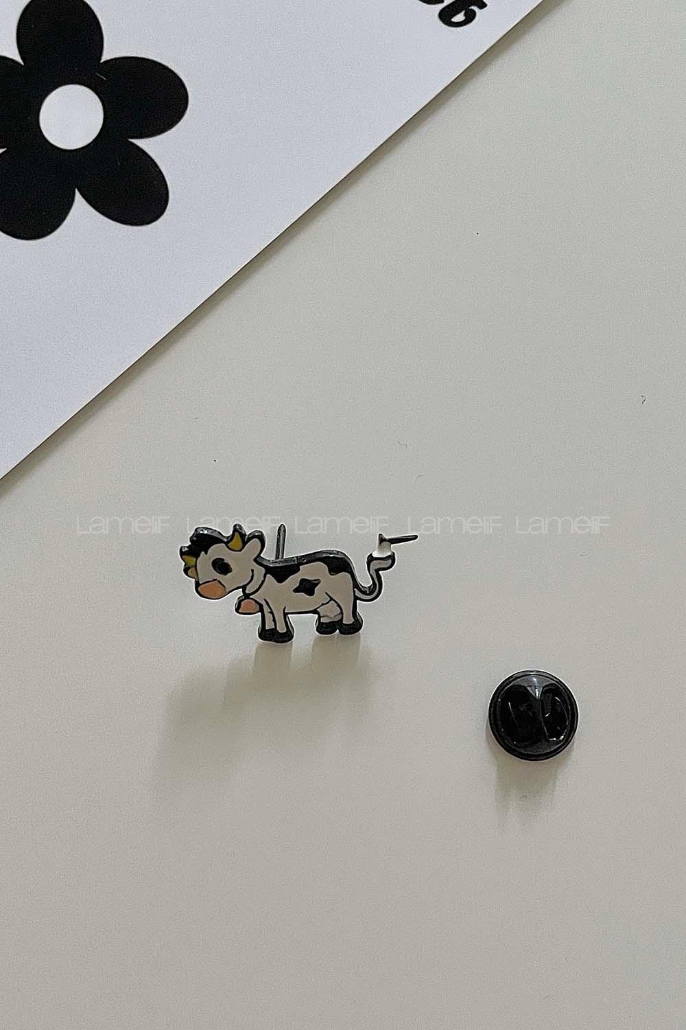 Lamelif İnek Desen Demir Broş