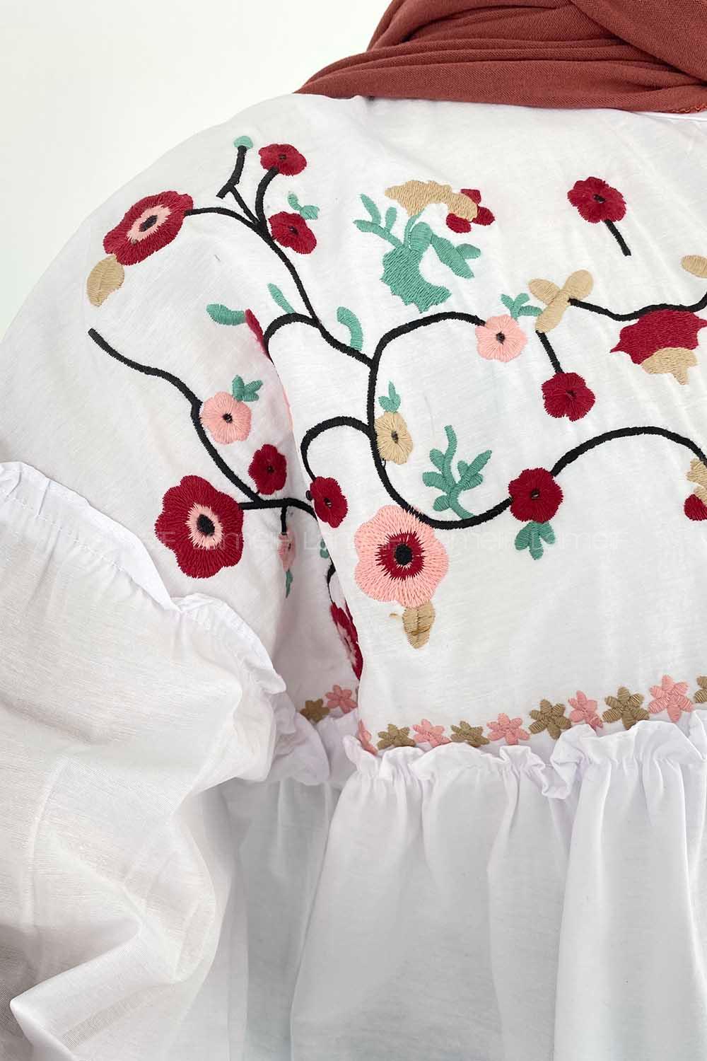 Modalamelif Çiçek Nakışlı Pileli Tunik Beyaz