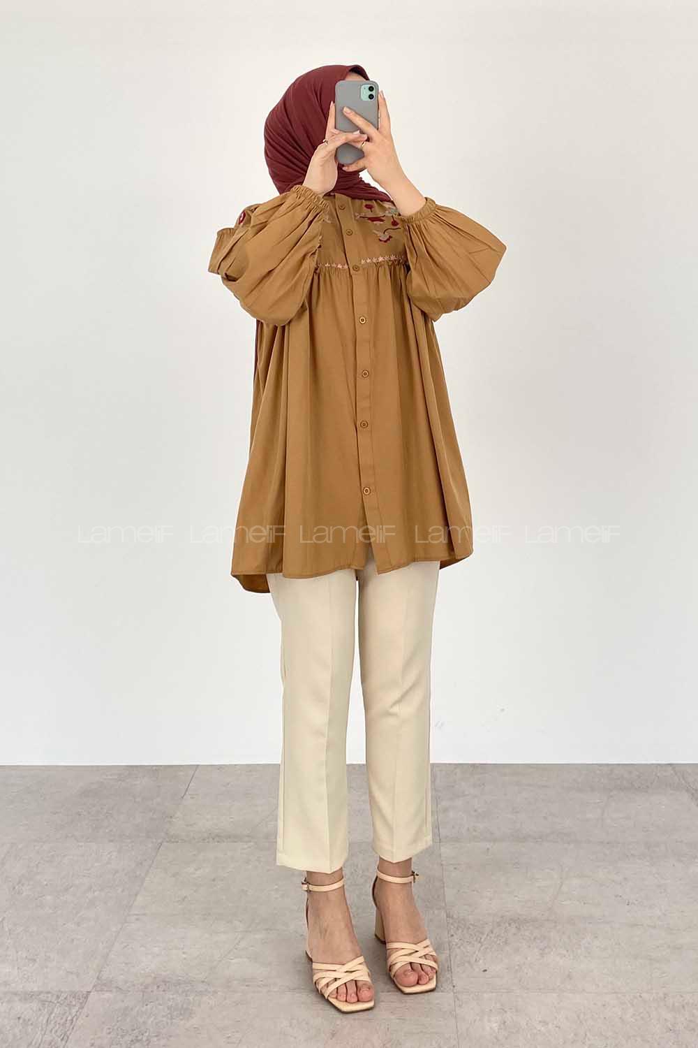 Modalamelif Çiçek Nakışlı Pileli Tunik Camel