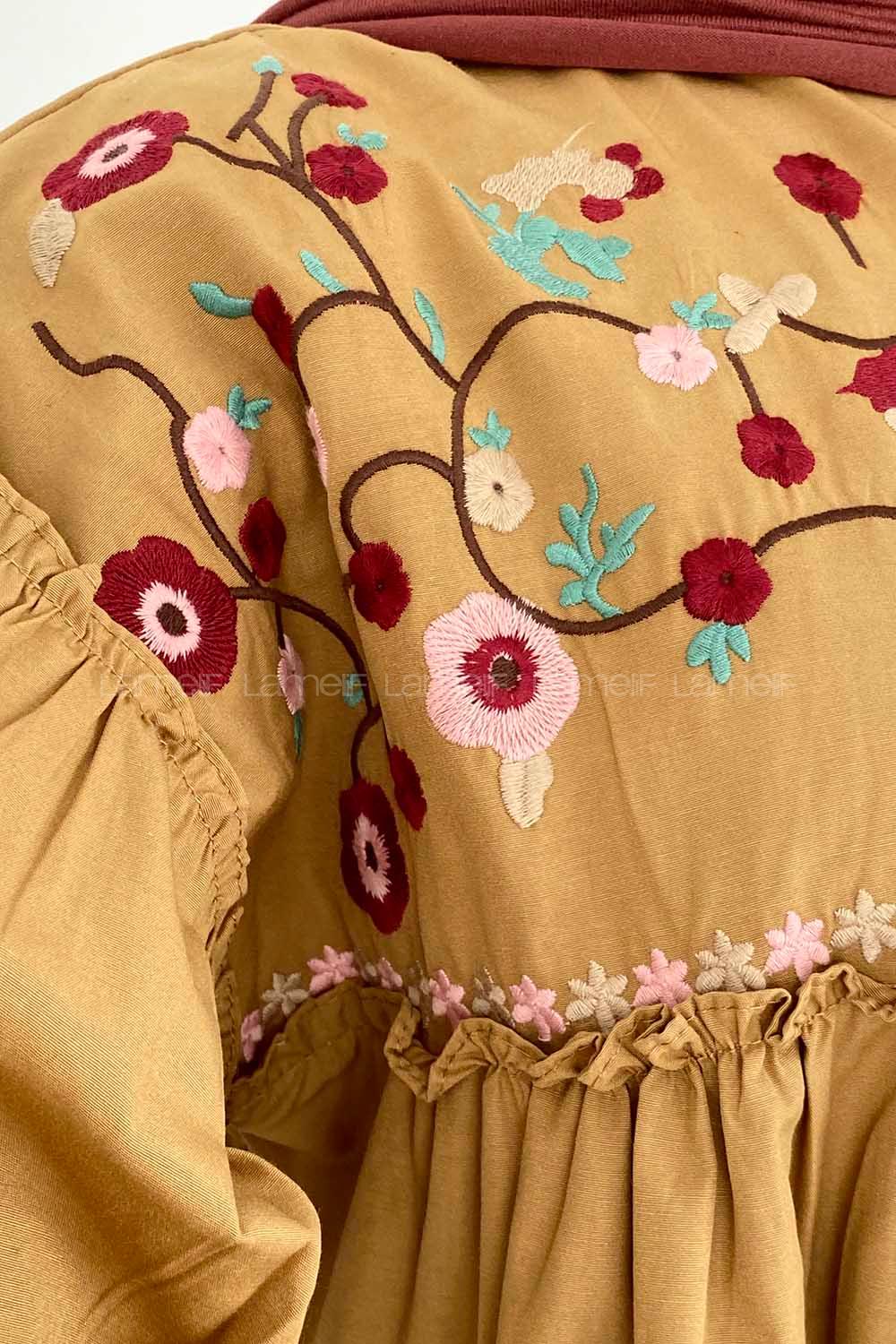 Modalamelif Çiçek Nakışlı Pileli Tunik Camel