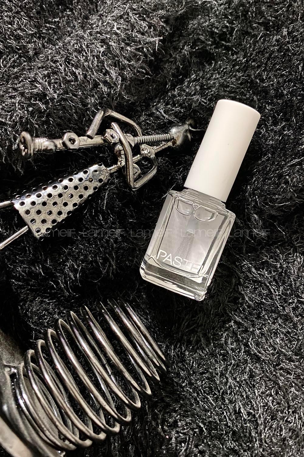 Transparent Nail Varnish