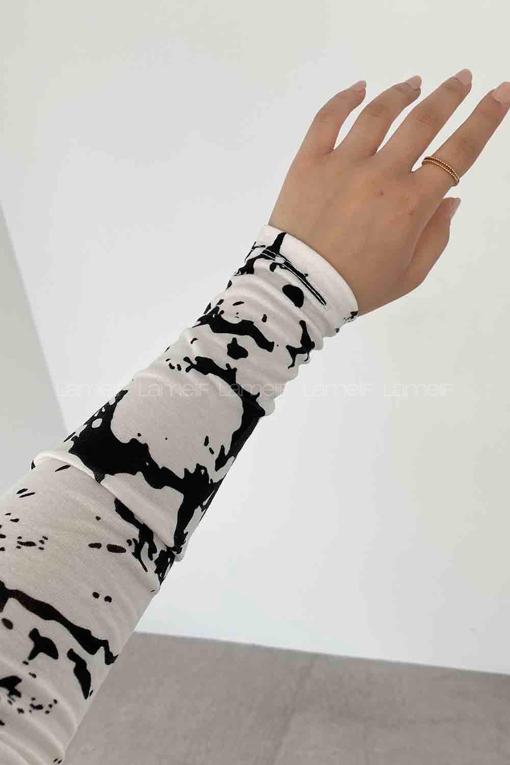 White Black Mock Turtle Neck Long Arm Viscose Fabric Body