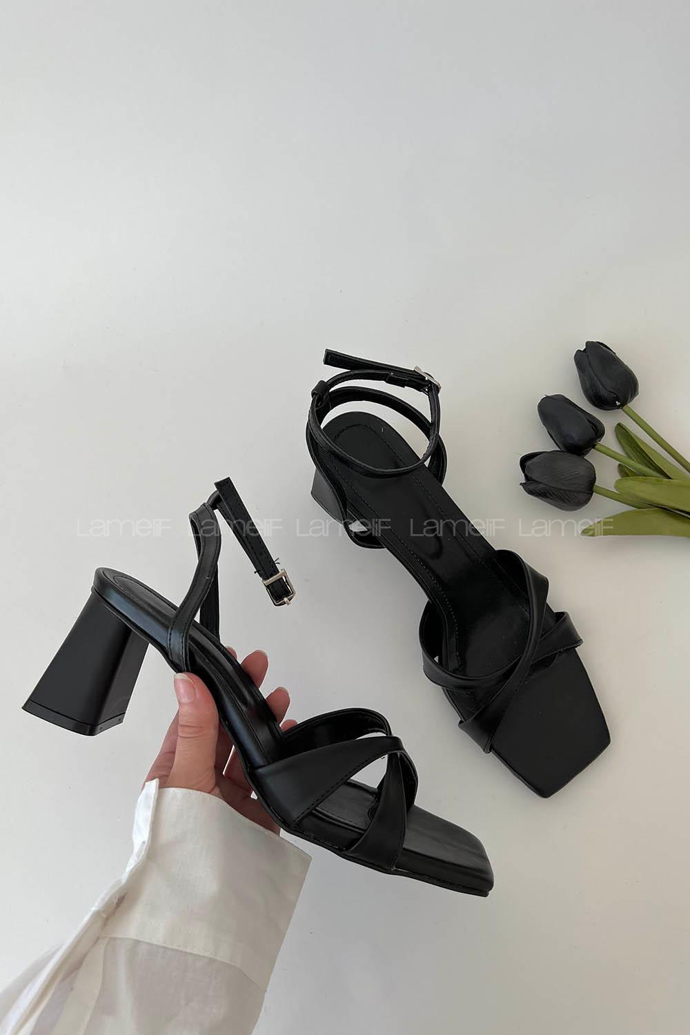 Black Heeled Shoes