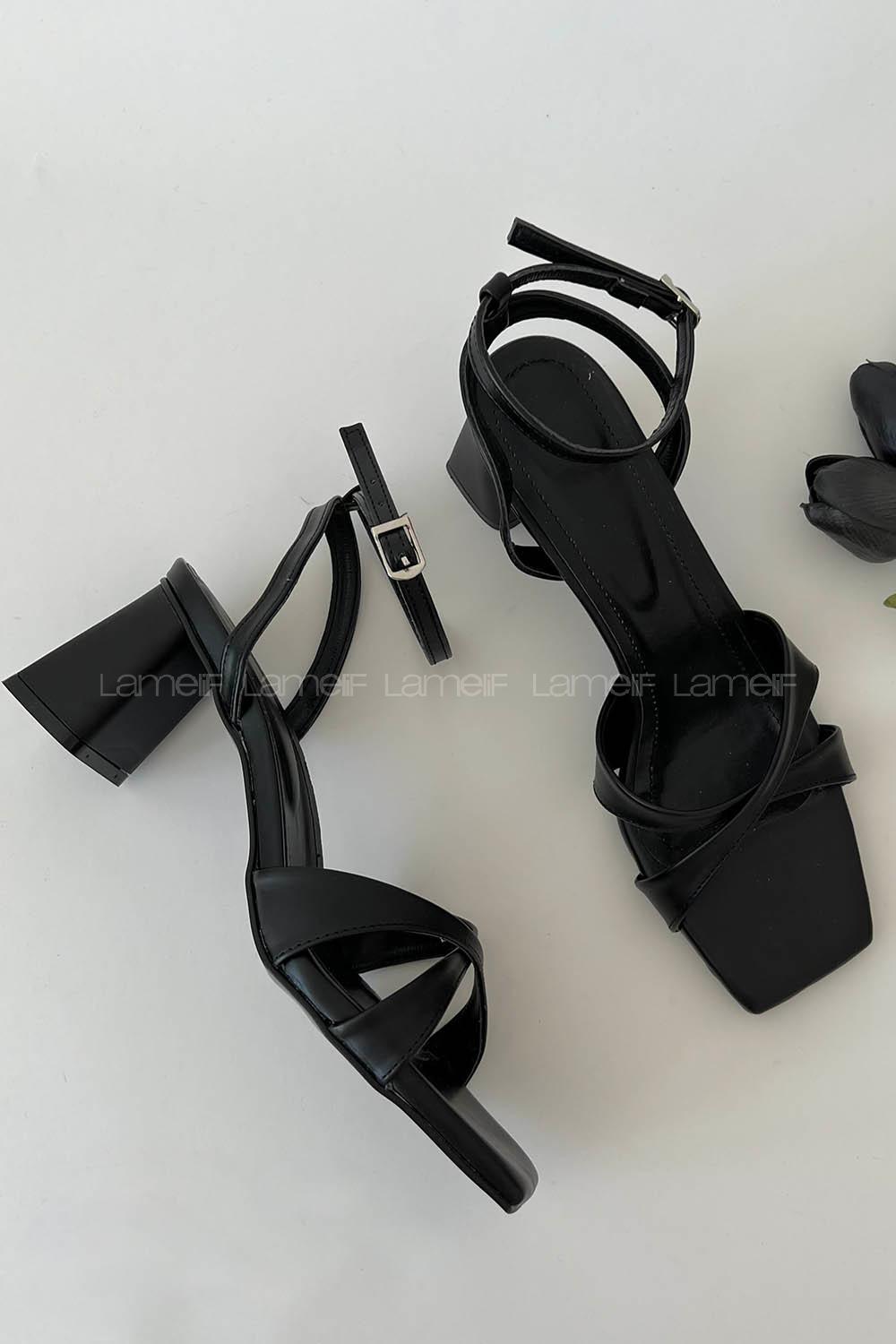 Black Heeled Shoes