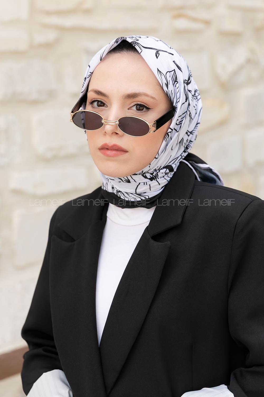 Off White Cotton Fabric Straight Shawl