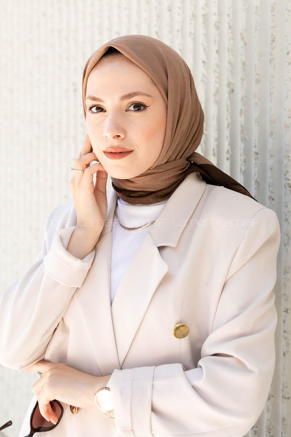 Lamelif Monoğram Eşarp Sütlü Kahve-Kahverengi