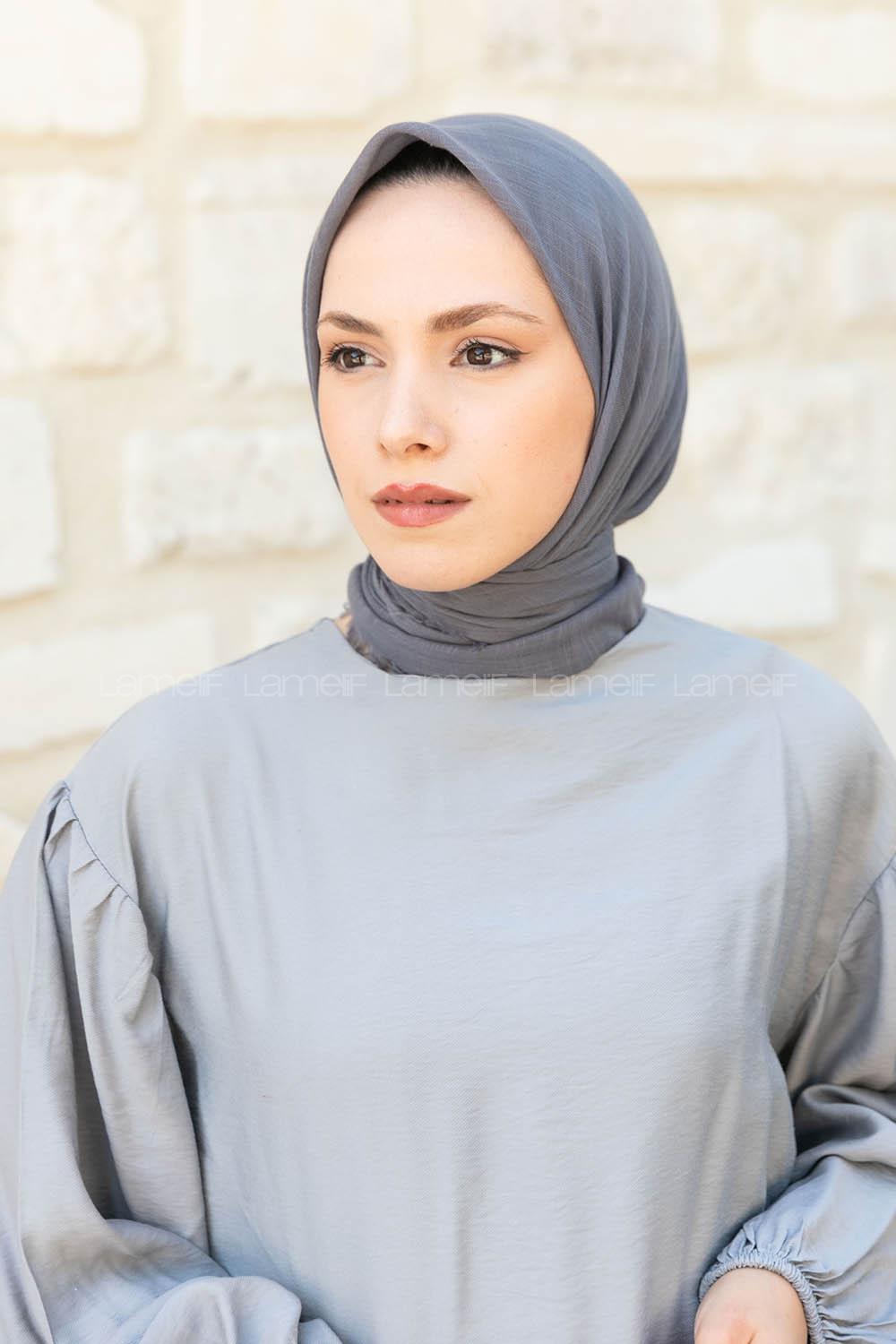 Lamelif Düz Flamlı Eşarp Füme