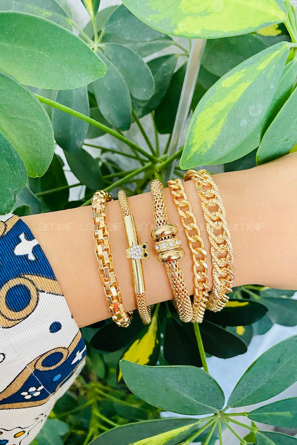 Gold Belted Gold Straight Wristband