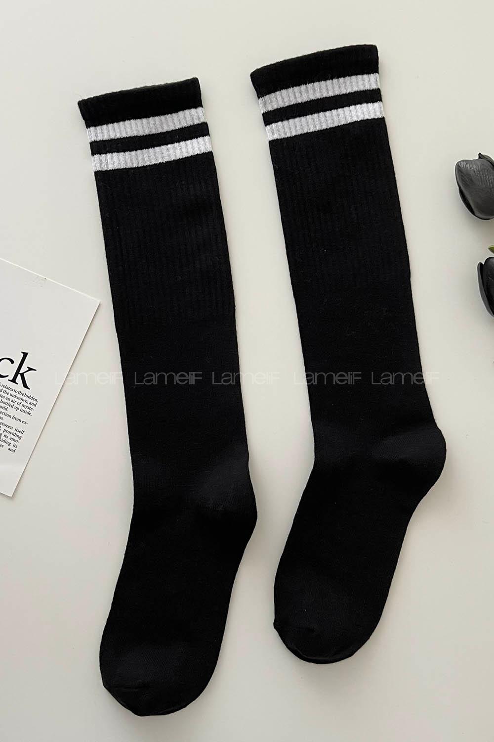 Lamelif Siyah Beyaz Çizgili Diz Altı Spor Çorap