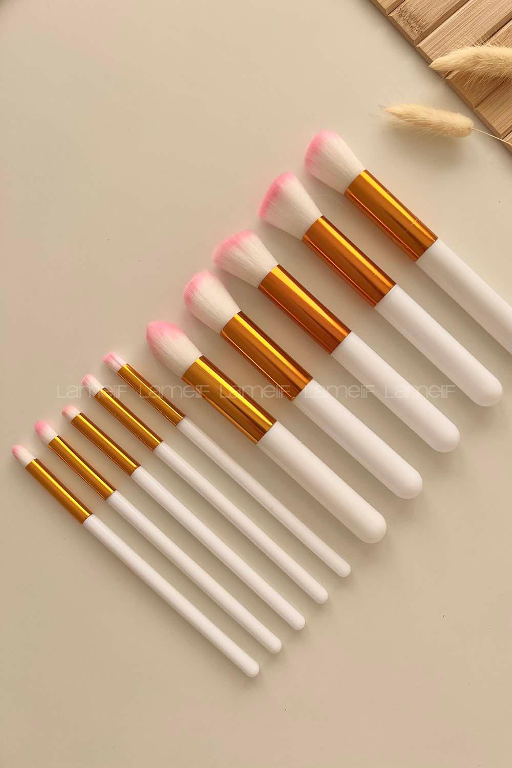 White Makeup Brush
