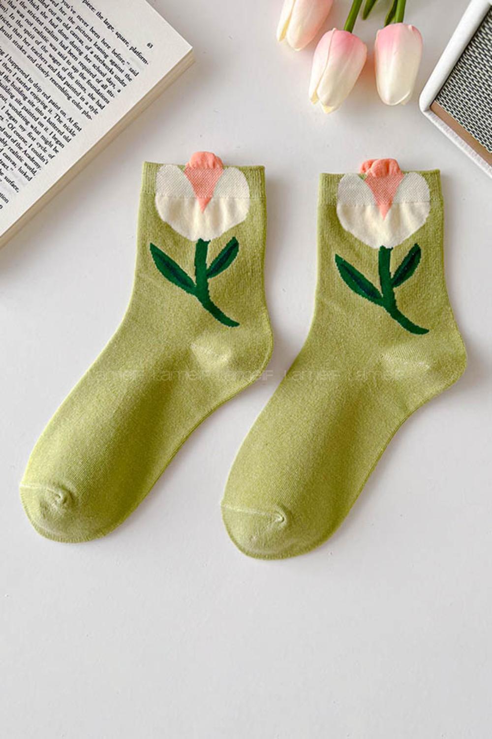Lamelif Çiçek Desen Kolej Çorap