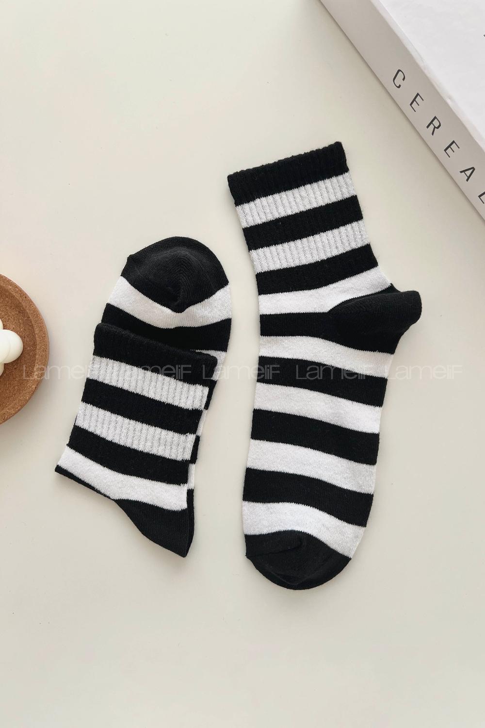 Lamelif Çizgili Soket Çorap