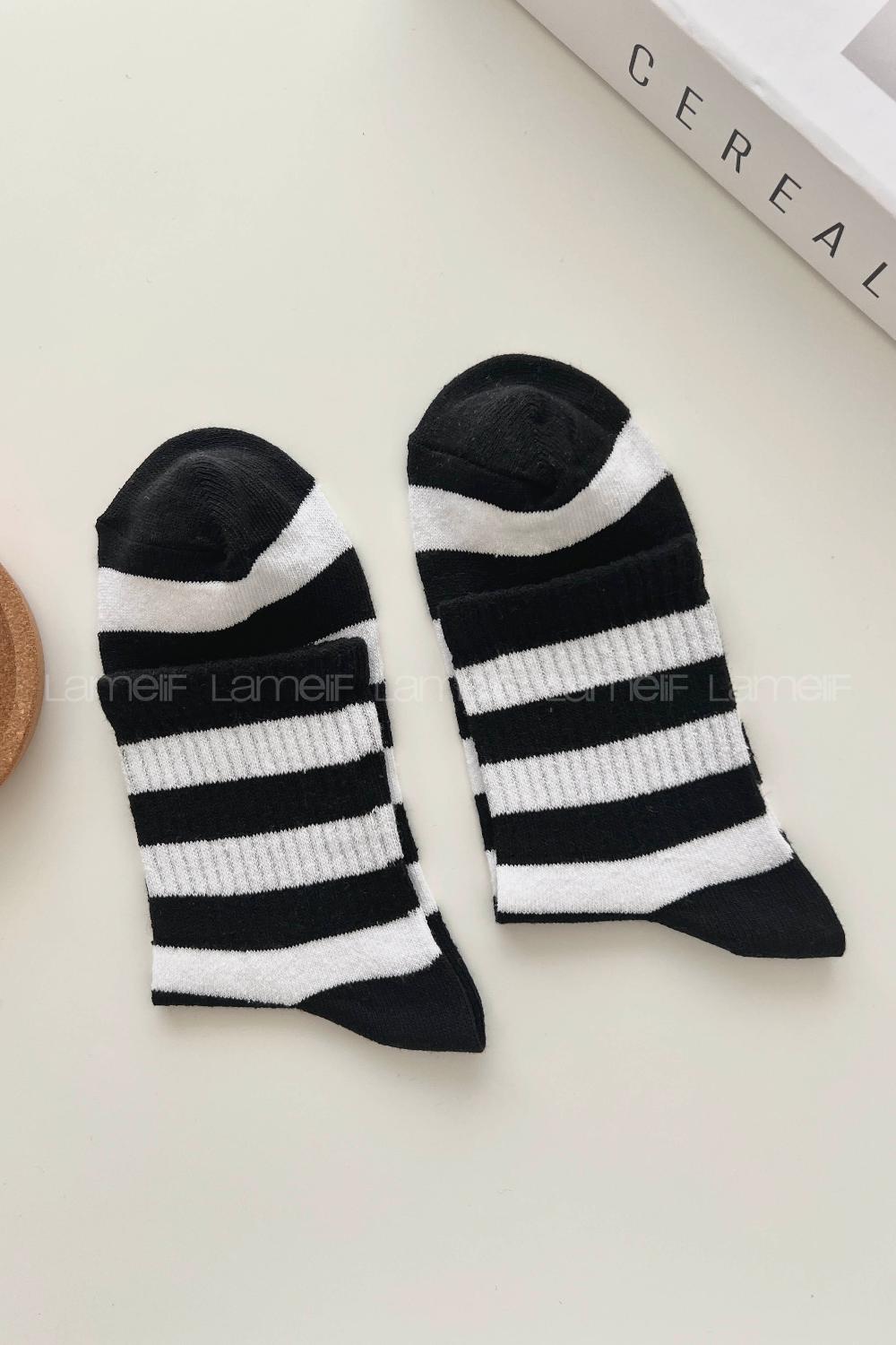 Lamelif Çizgili Soket Çorap