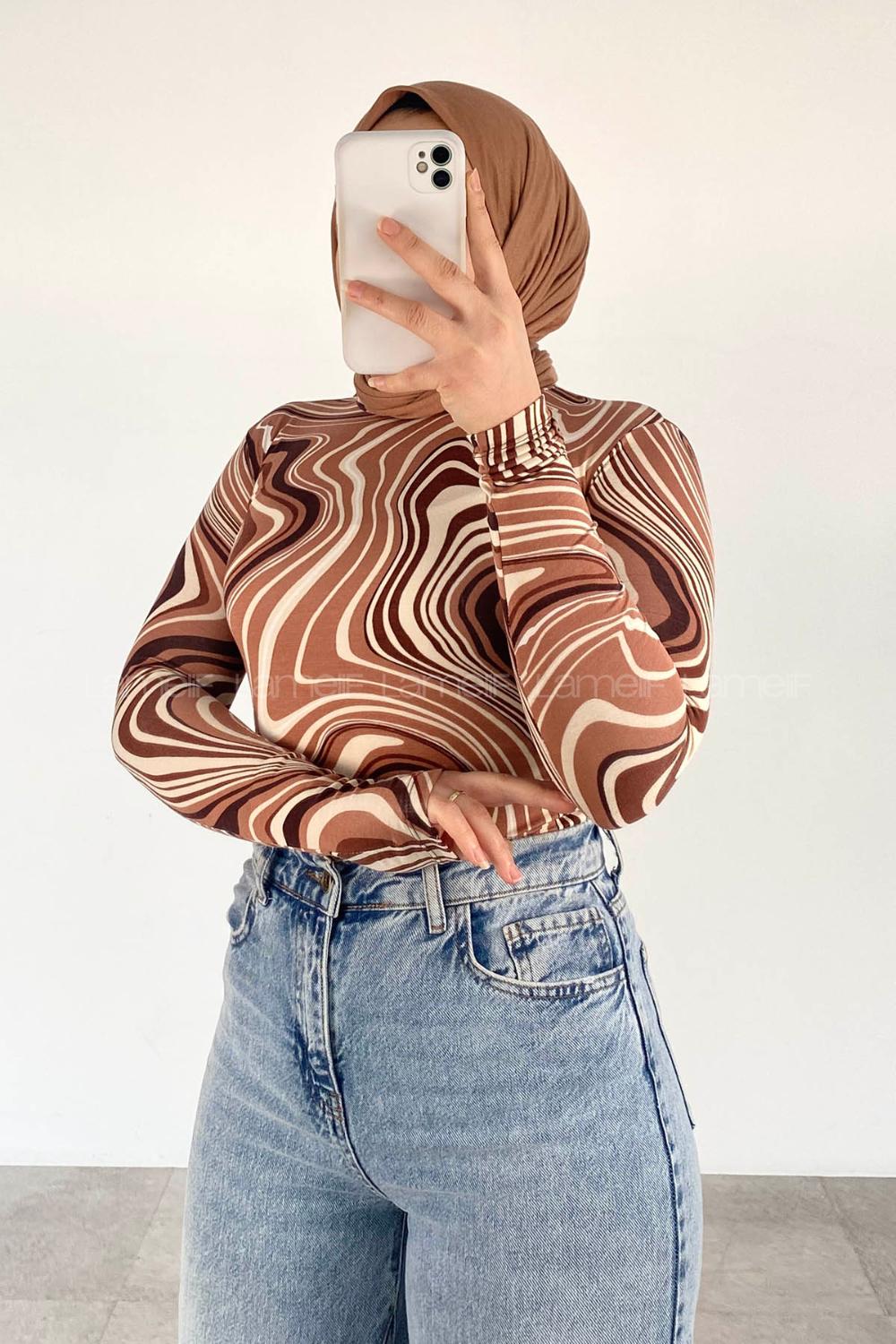 Lamelif Yarım Balıkçı Yaka Soyut Desen Body Kahve