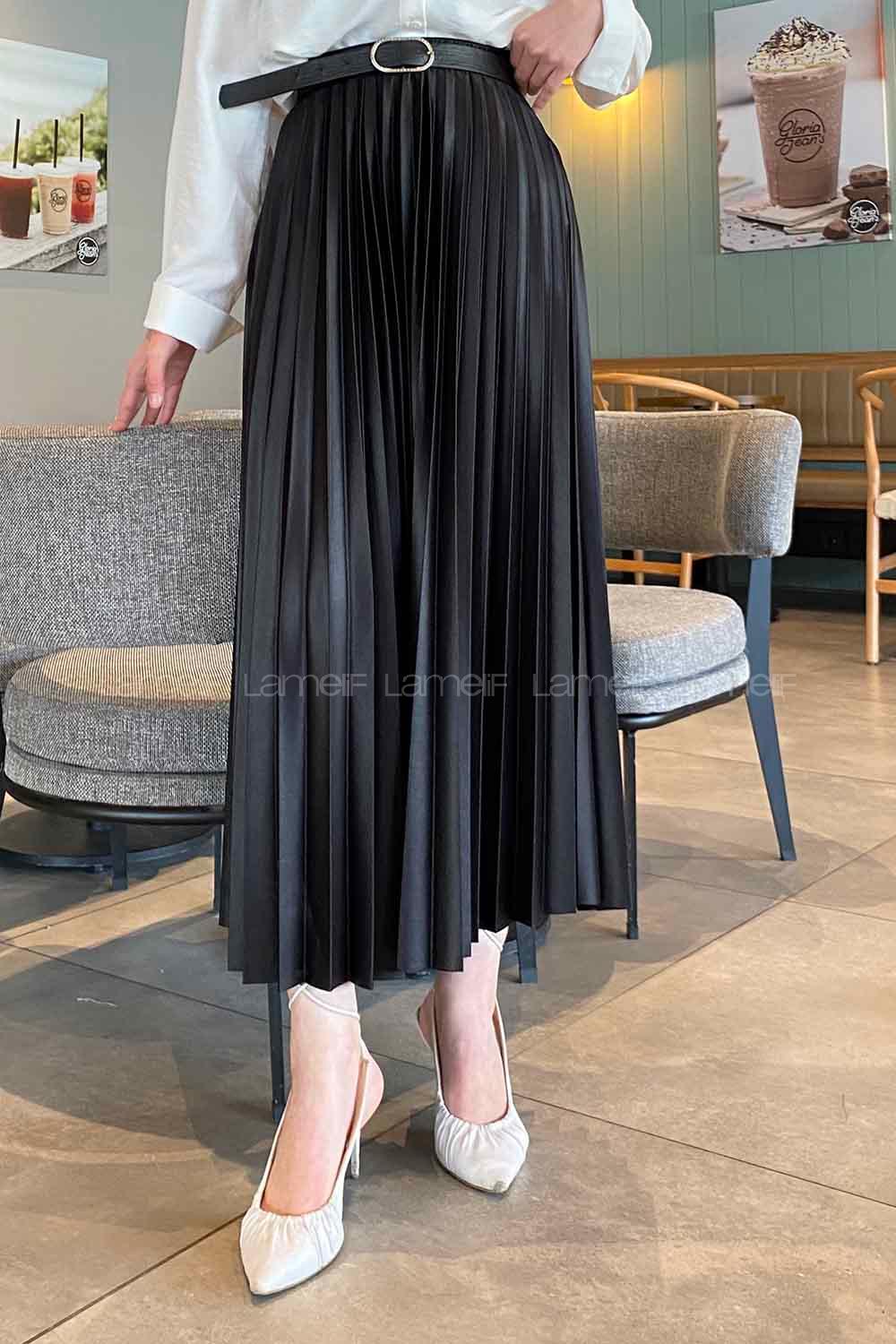 Black Satin Fabric Unprinted Pleated Skirt