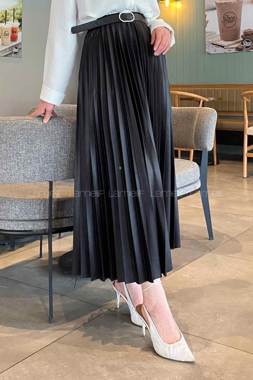 Black Satin Fabric Unprinted Pleated Skirt