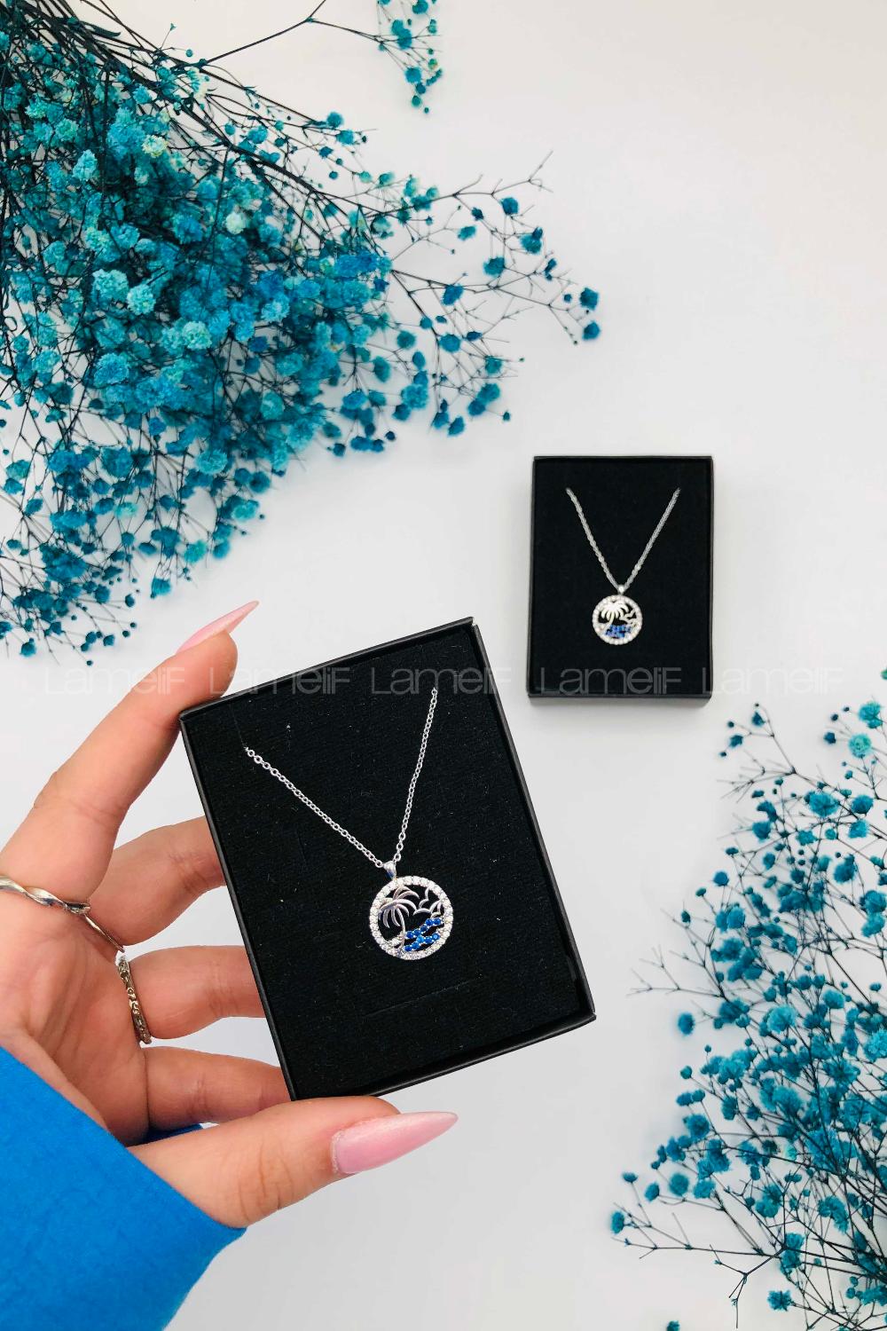 Lamelif Gümüş Ada Küre Detaylı Zirkon Kolye