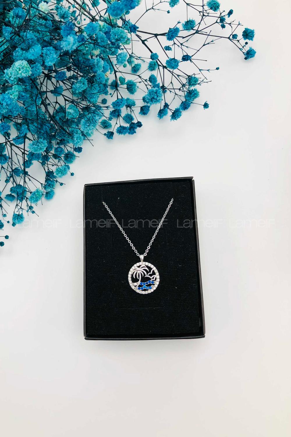 Lamelif Gümüş Ada Küre Detaylı Zirkon Kolye