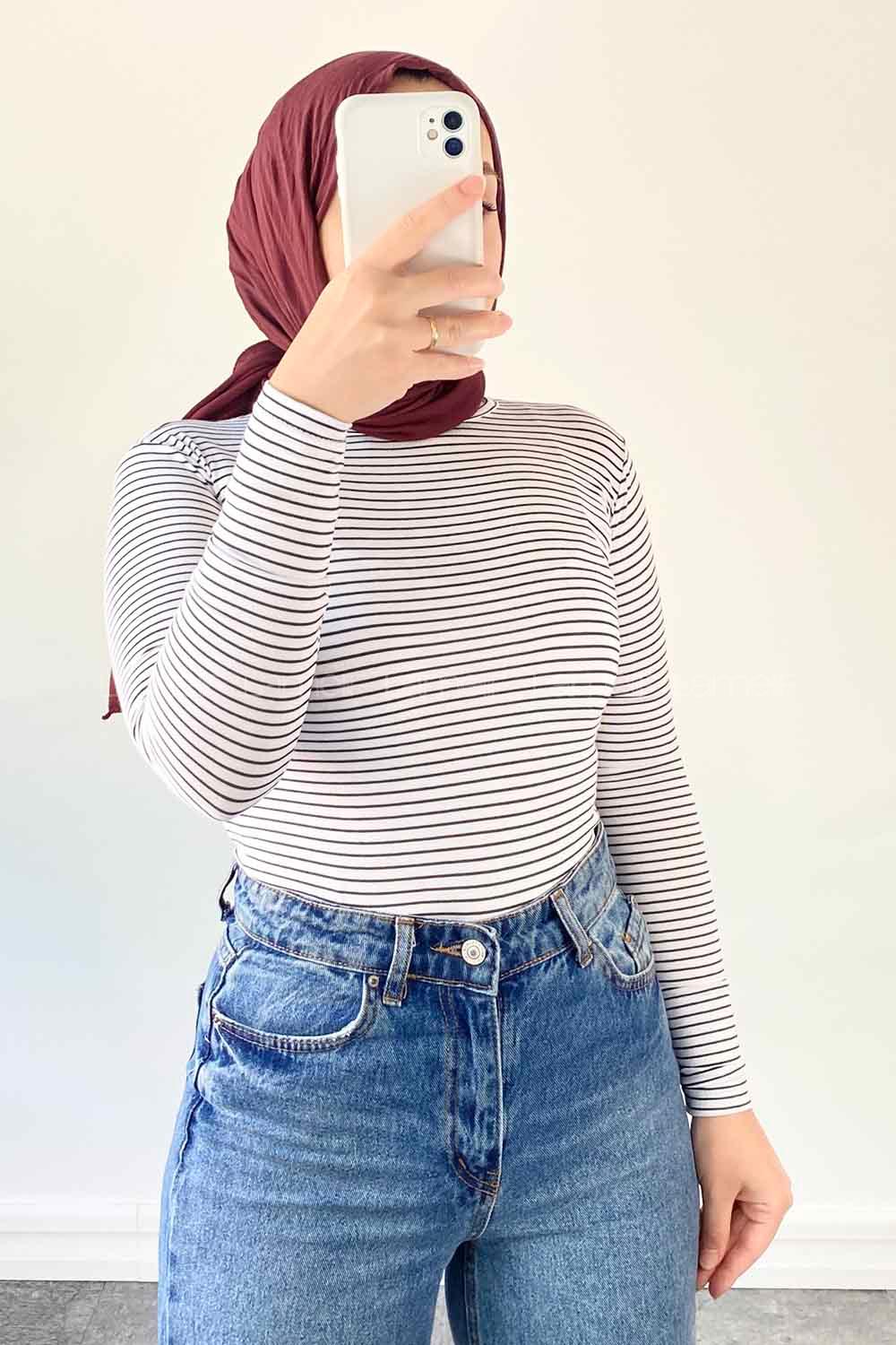 Yaka İnce Çizgili Body Beyaz Siyah