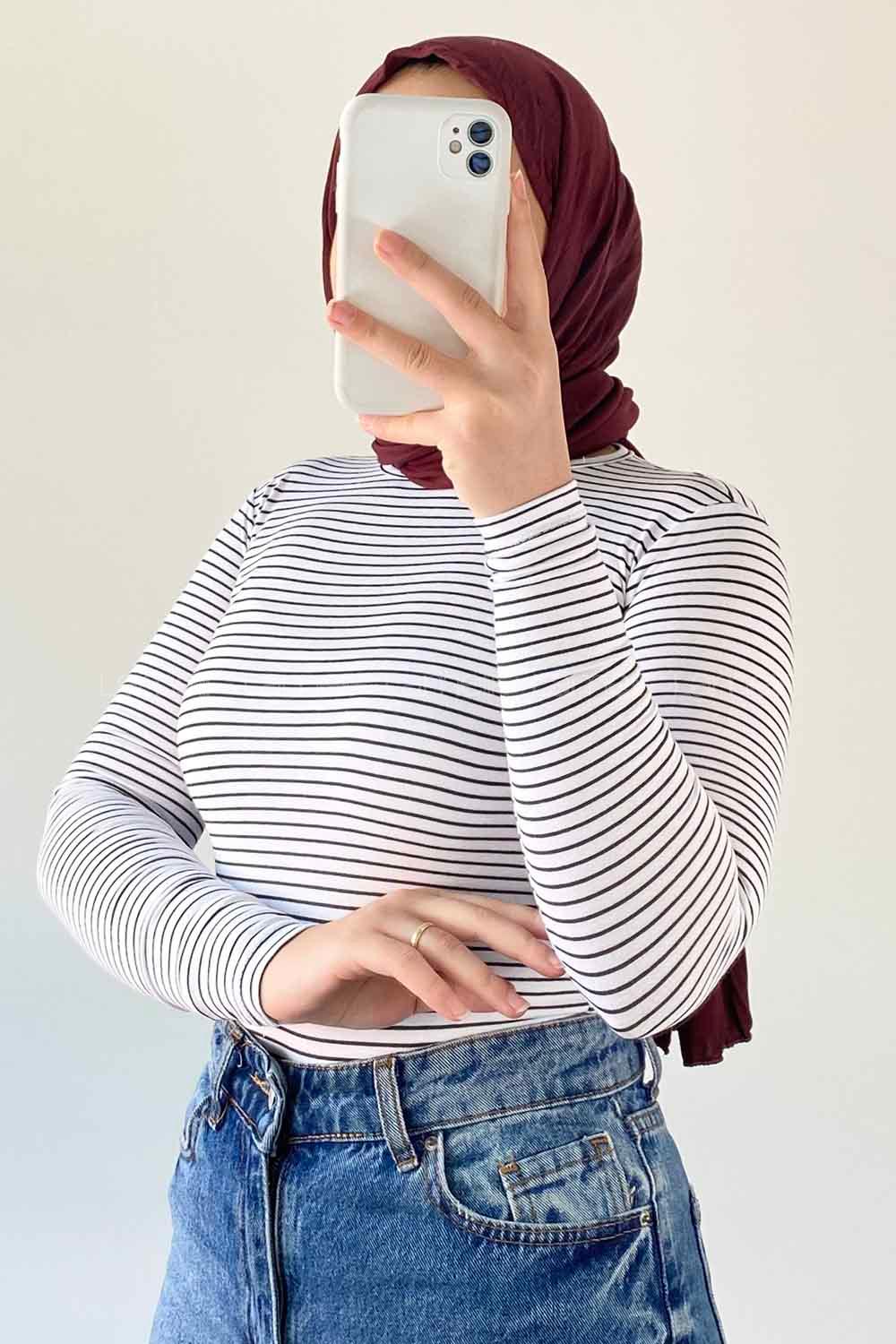 Yaka İnce Çizgili Body Beyaz Siyah