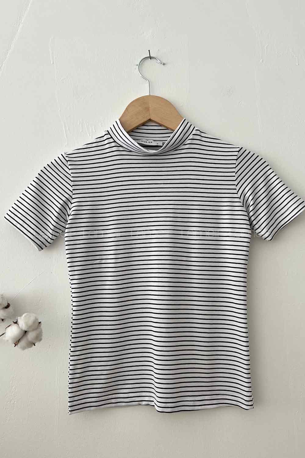 White Black Turtle Neck Short Arm Combed Fabric Body