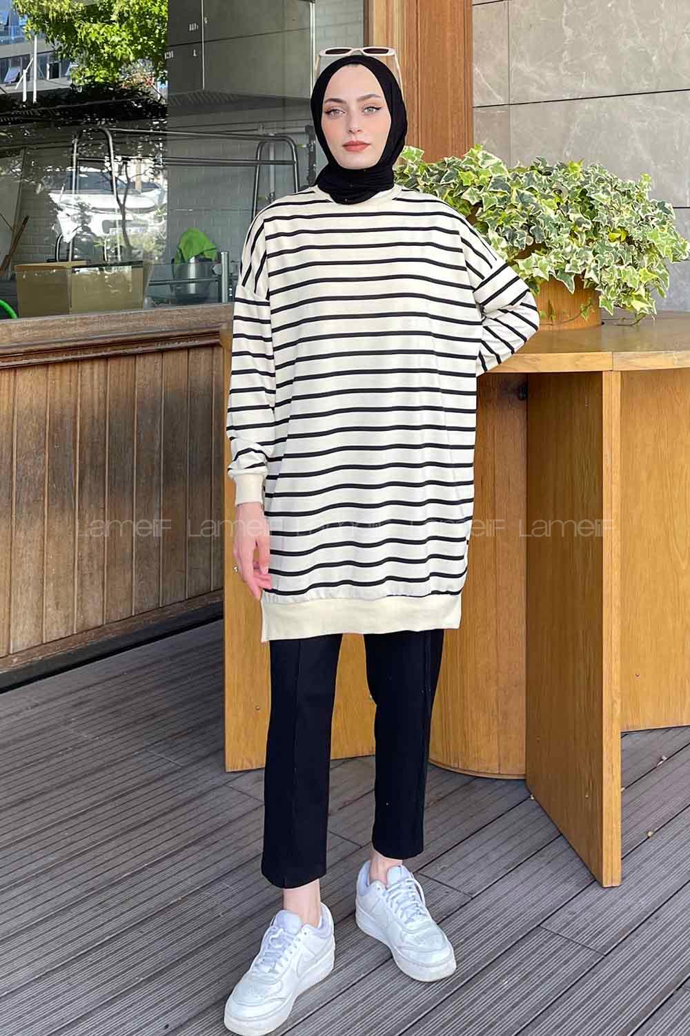 Black-1 Crew Neck Long Arm Printed Sweatshirt