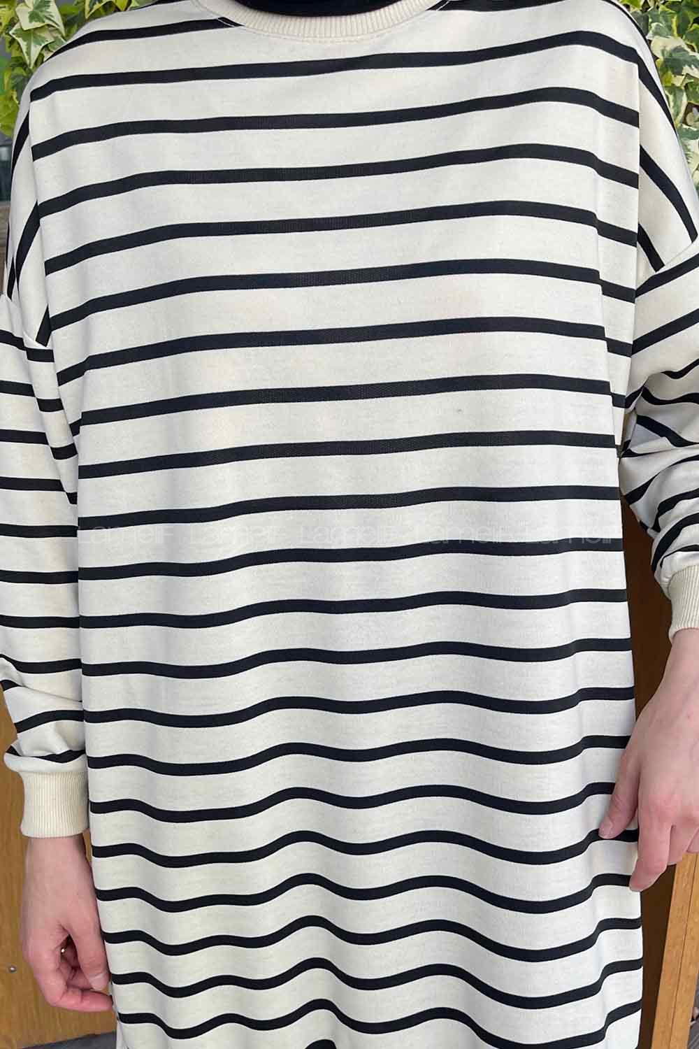 Black-1 Crew Neck Long Arm Printed Sweatshirt