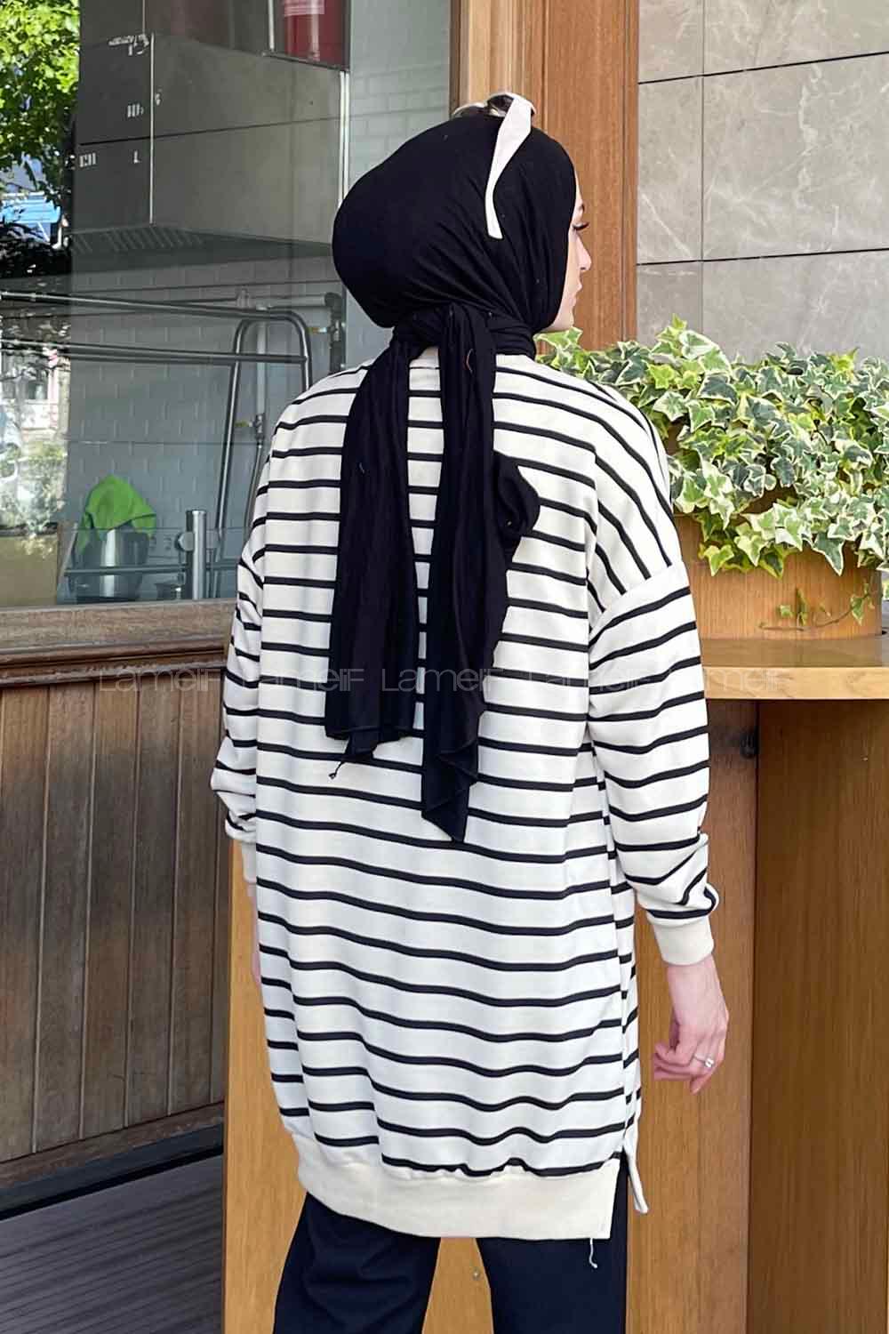 Black-1 Crew Neck Long Arm Printed Sweatshirt