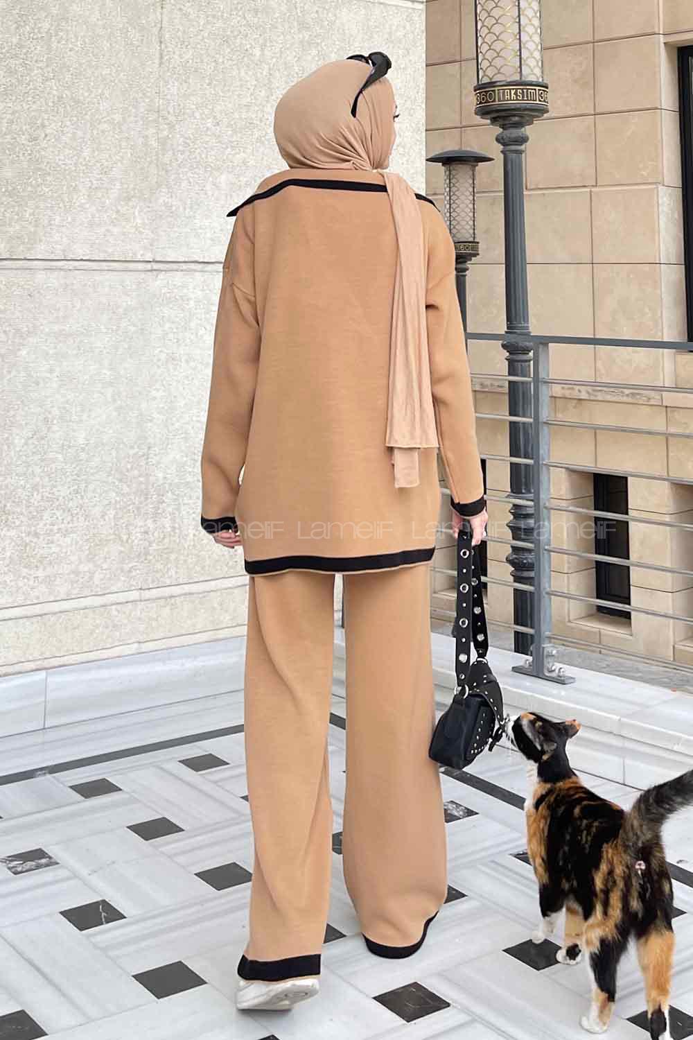 Brown With Milk Lower Crew Neck Knitwear Suit