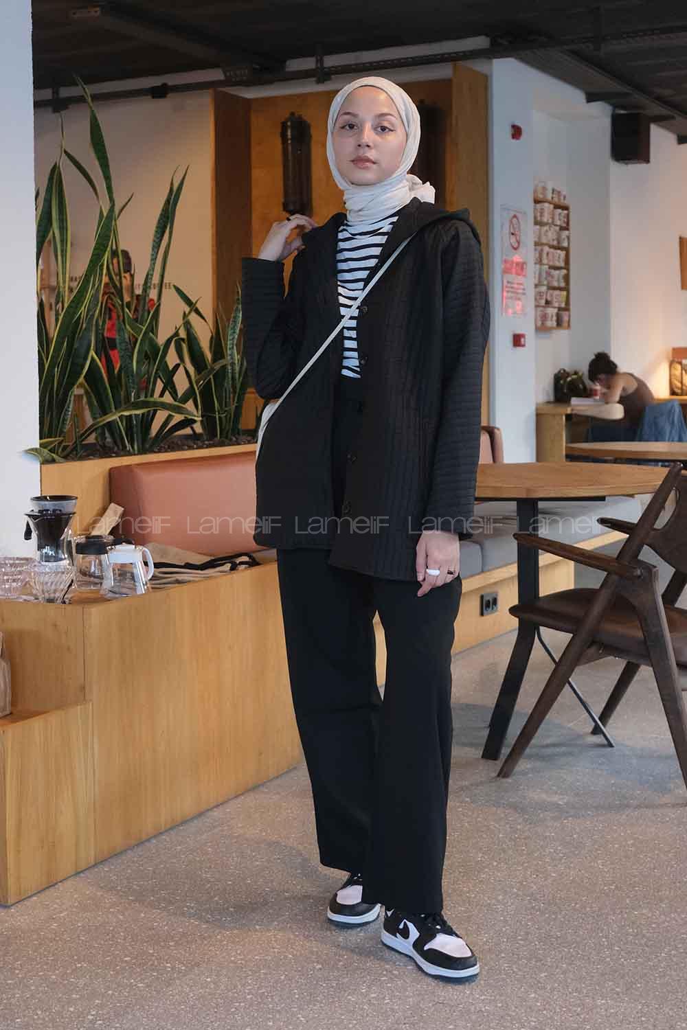 Black Hood Neck Long Arm Poplin Fabric Jacket