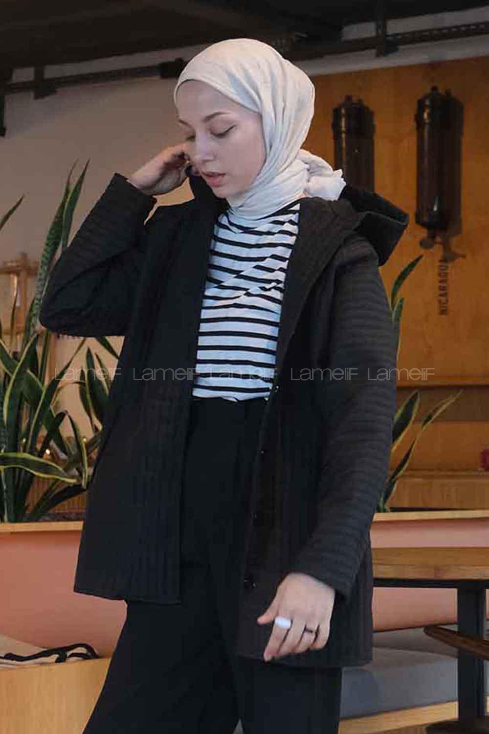 Black Hood Neck Long Arm Poplin Fabric Jacket
