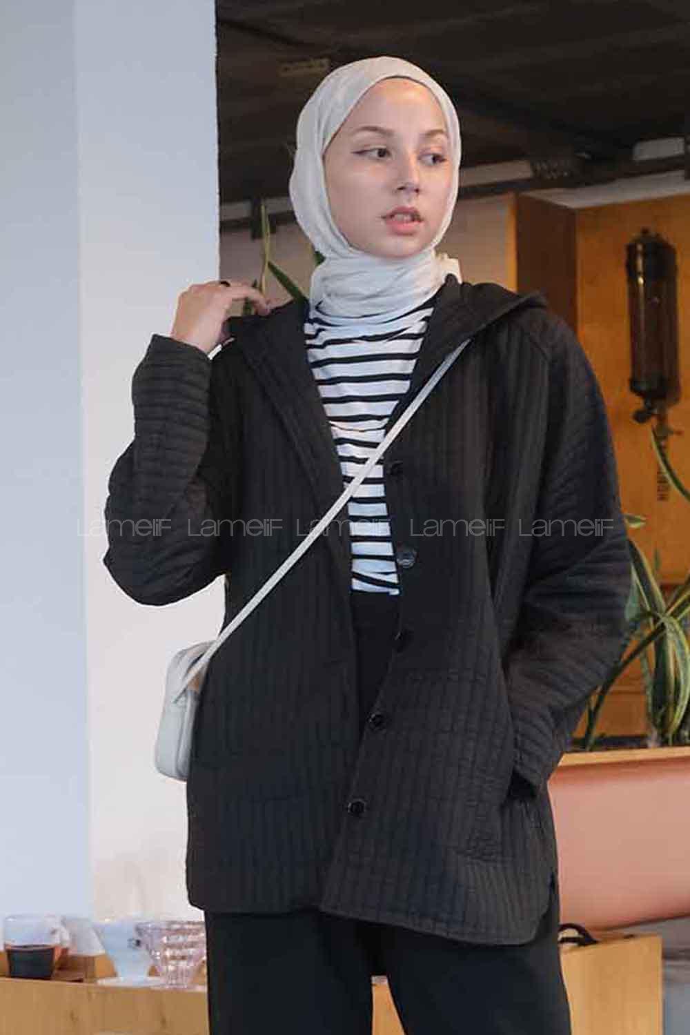 Black Hood Neck Long Arm Poplin Fabric Jacket