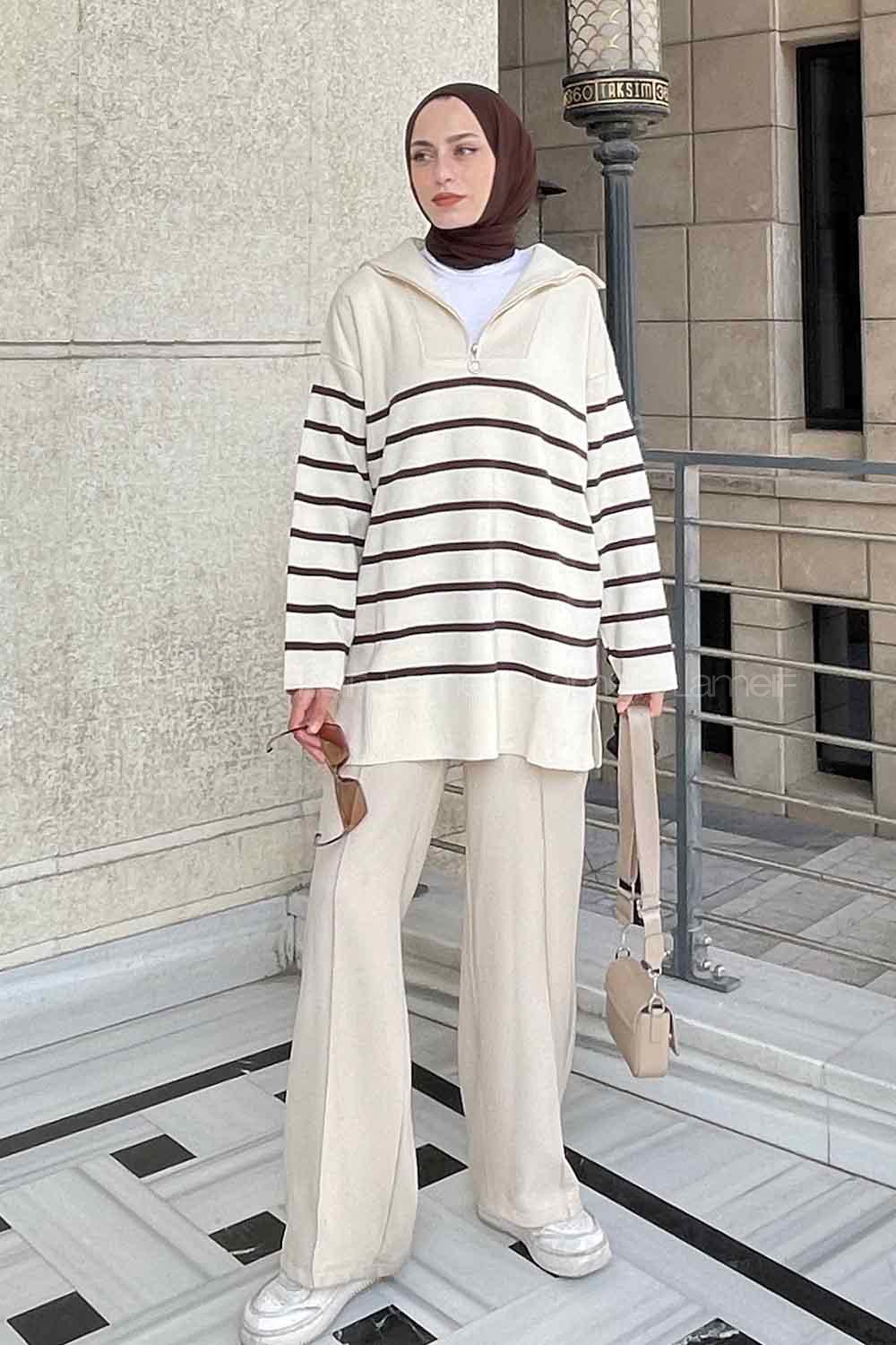 Bitter Brown Choker Neck Long Arm Jumper